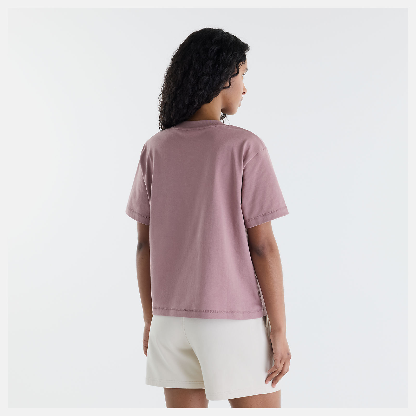 Eileen is wearing size S and is 5'9"/175.26cm. Chest: 33"/83.82cm, Waist: 25"/63.5cm, Hips: 38"/96.52cm