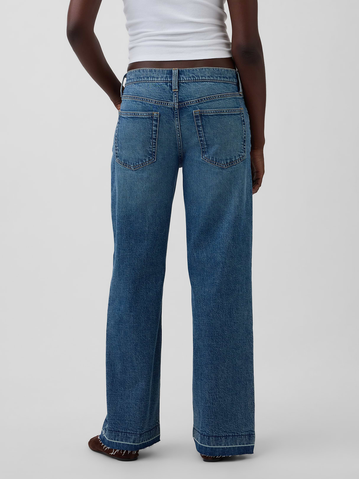 Low Rise '90s Loose Jeans - Medium wash