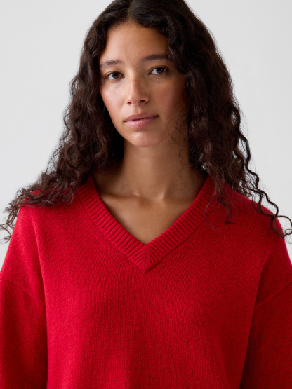 CashSoft Oversized V-Neck Sweater - Modern red