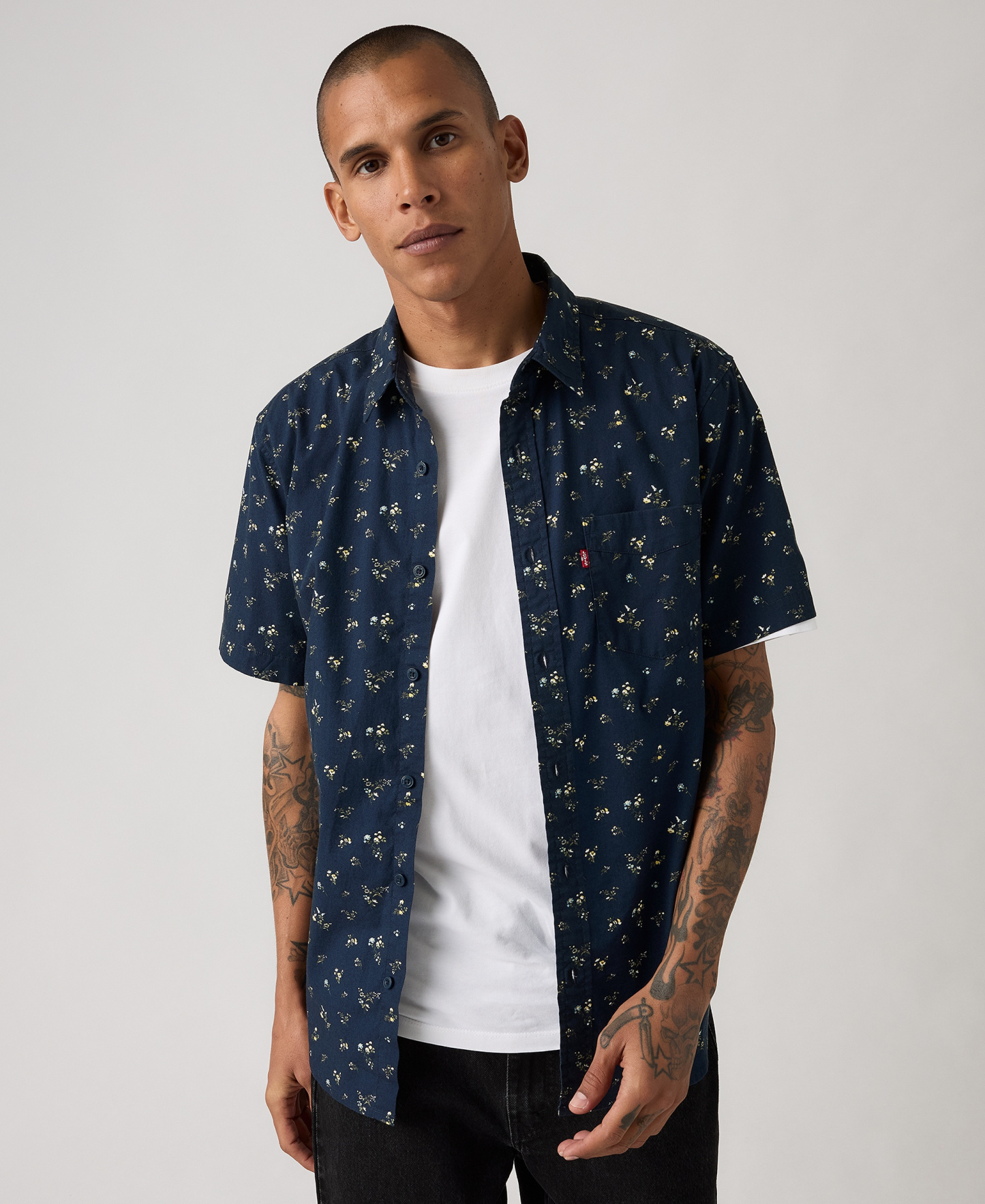 Levi's Men's Classic Pocket Short-Sleeve Shirt - Dress Blue