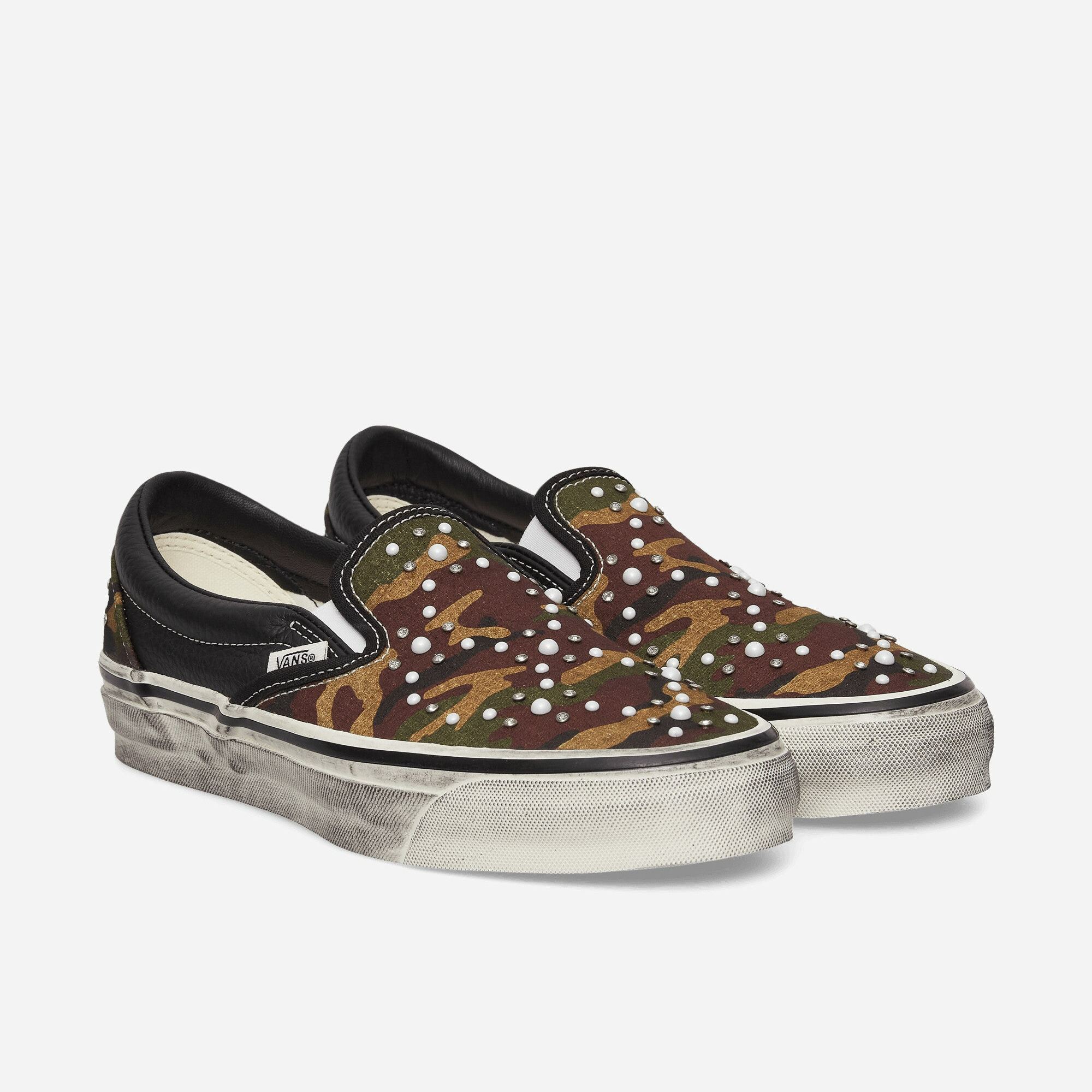 Premium Classic Slip-On Pearlized Sneakers Camo / Black