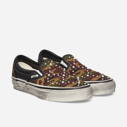 Premium Classic Slip-On Pearlized Sneakers Camo / Black
