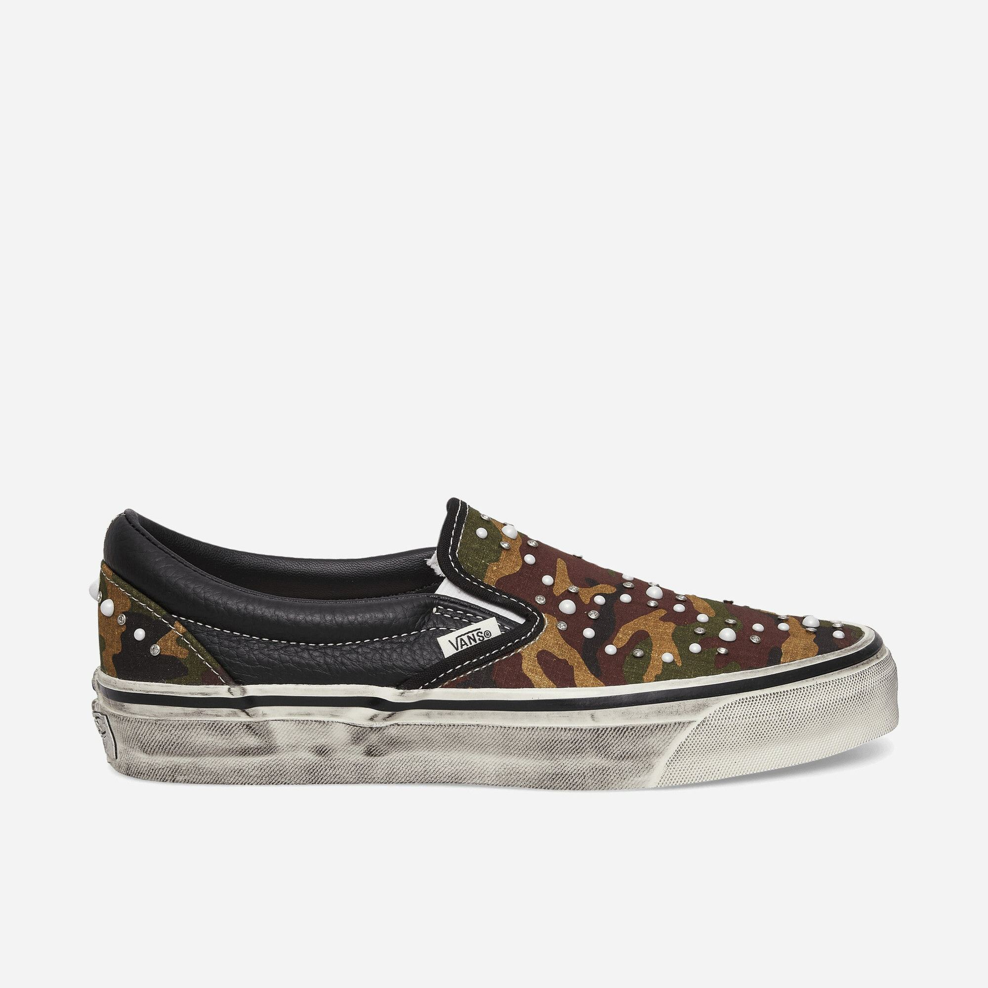 Premium Classic Slip-On Pearlized Sneakers Camo / Black
