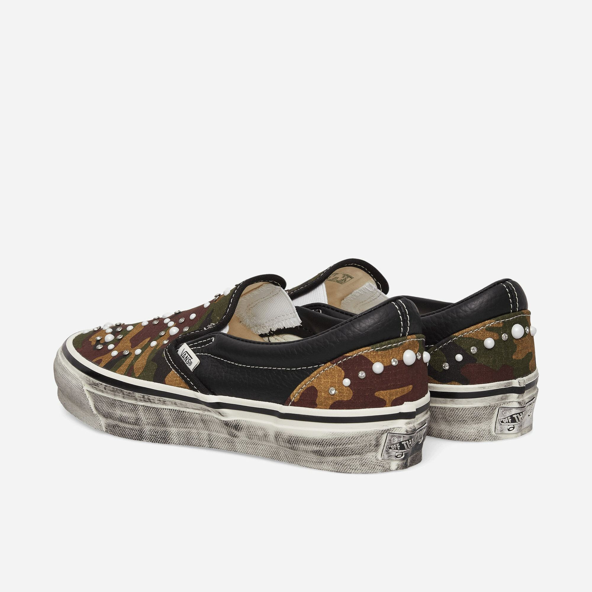 Premium Classic Slip-On Pearlized Sneakers Camo / Black