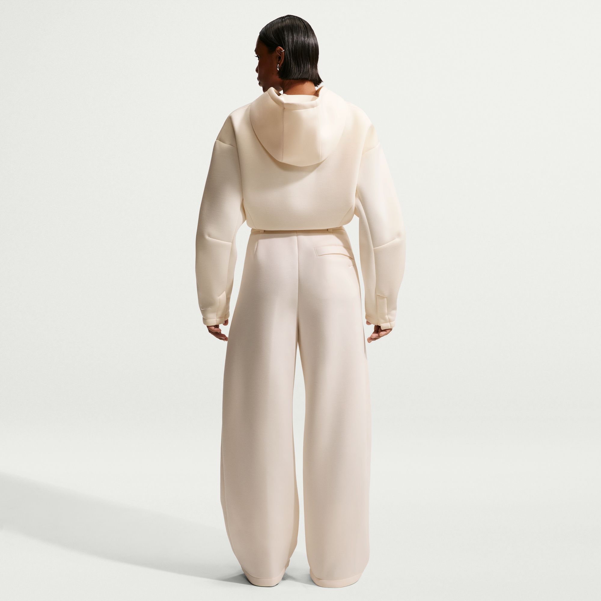 Nike Women's Sportswear Loose Mid-Rise Fleece Trousers - Chalk image 3