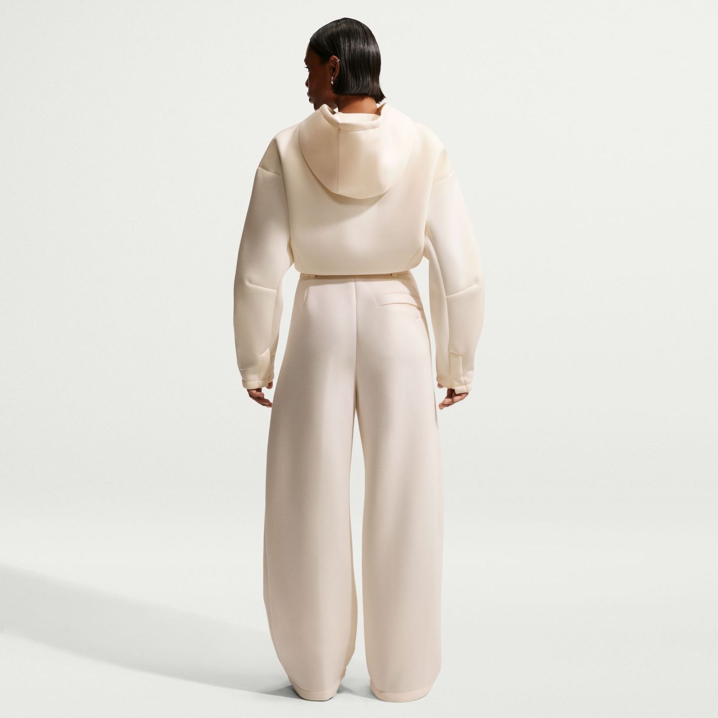 Nike Women's Sportswear Loose Mid-Rise Fleece Trousers - Chalk image 3