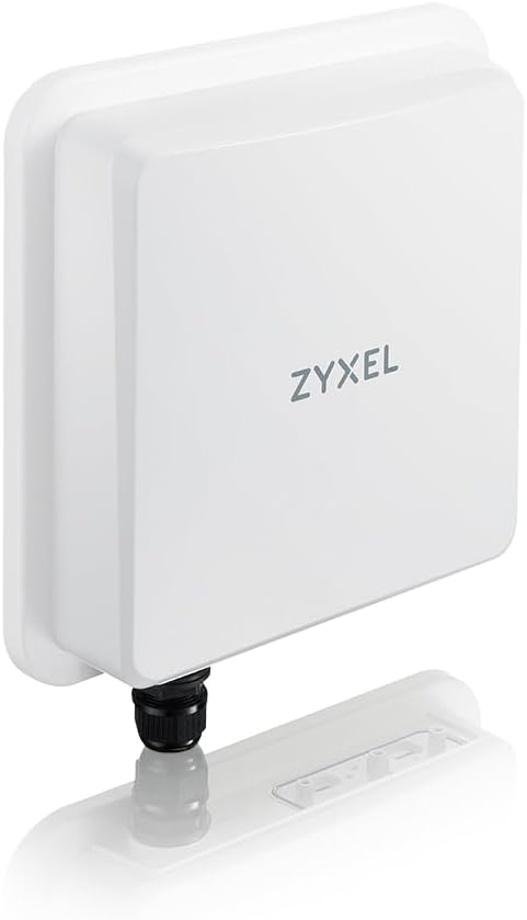 Zyxel 5G NR 5 Gbps Outdoor Router | IP68 | 4.67 Gbps Data Rate | Antenne Directionnelle 9 dBi pour Les Longues Distances | Installation Facile Extérieur [Nebula FWA710]