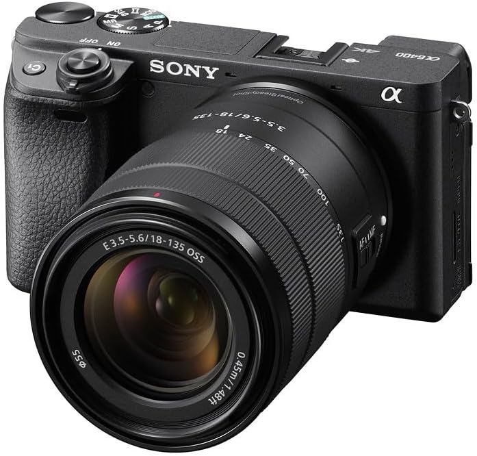 Sony Alpha 6400 - Appareil Photo Numérique Hybride APS-C avec 18-135mm Objectif (24,2 MP, AF en 0.02s, Suivi des Yeux, 4K HLG, Ecran Selfie Vlogging)