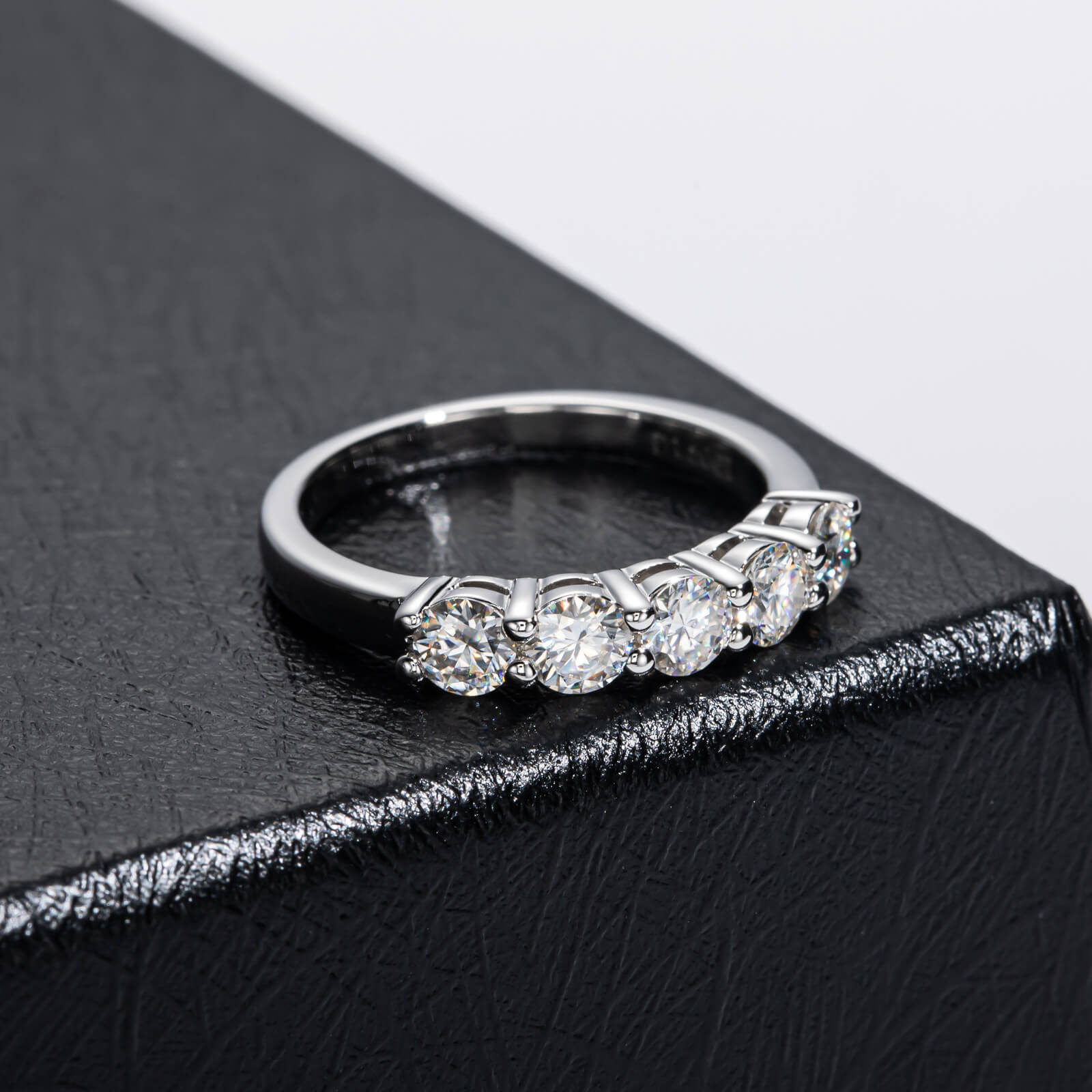 MARDAZA Classic Five-Stone Round Cut Sterling Silver Moissanite Ring