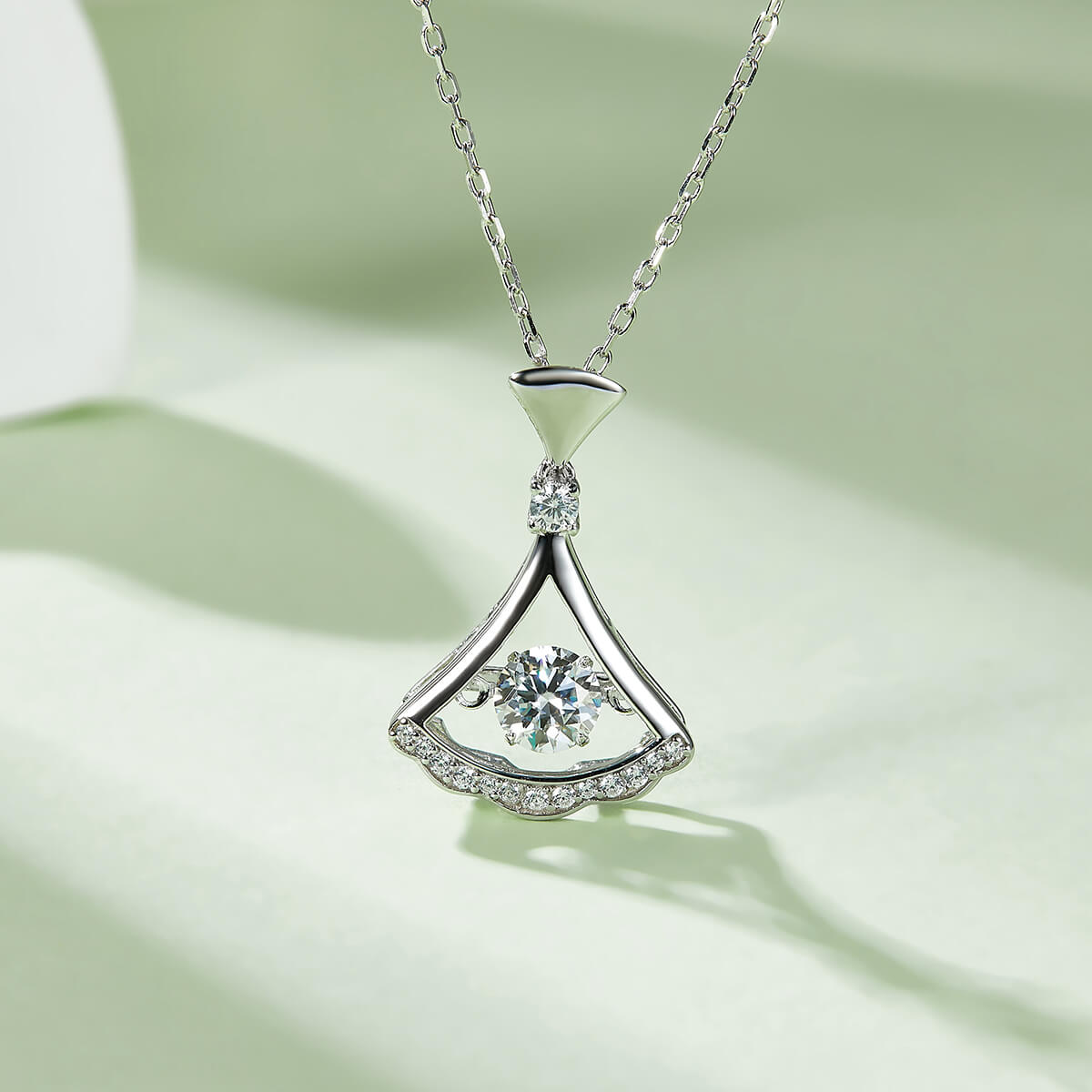 MARDAZA Dancing Fan Round Cut Sterling Silver Moissanite Necklace