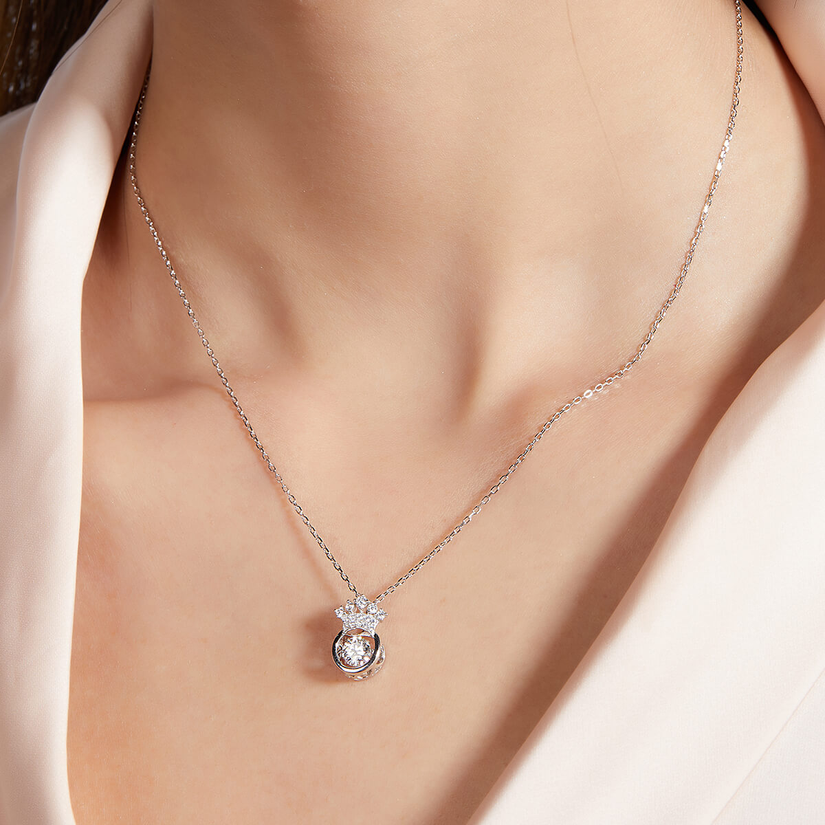 MARDAZA Dancing Queen Crown Round Cut Sterling Silver Moissanite Necklace