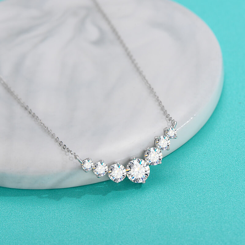 MARDAZA Brilliant V Cluster Round Cut Sterling Silver Moissanite Necklace