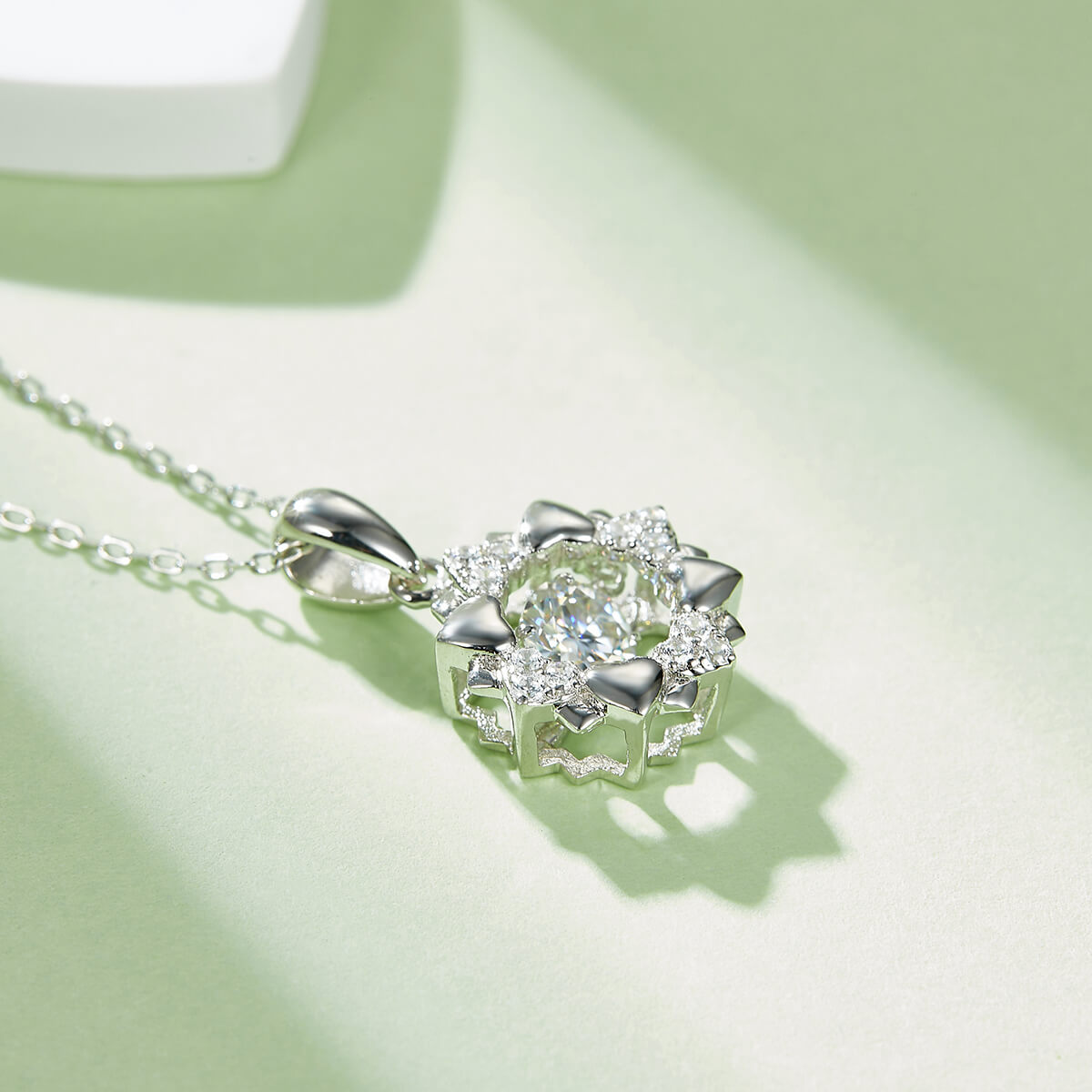 MARDAZA Dancing Blossom Heart Petal Round Cut Sterling Silver Moissanite Necklace