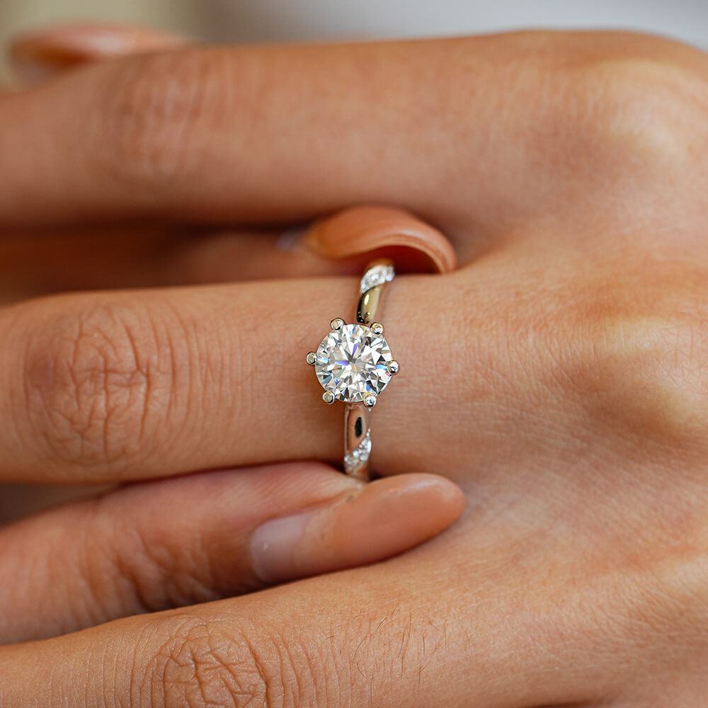 MARDAZA Eternal Twist Round Cut Sterling Silver Moissanite Ring