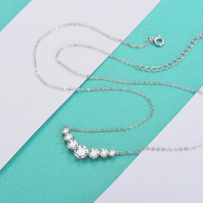 MARDAZA Brilliant V Cluster Round Cut Sterling Silver Moissanite Necklace