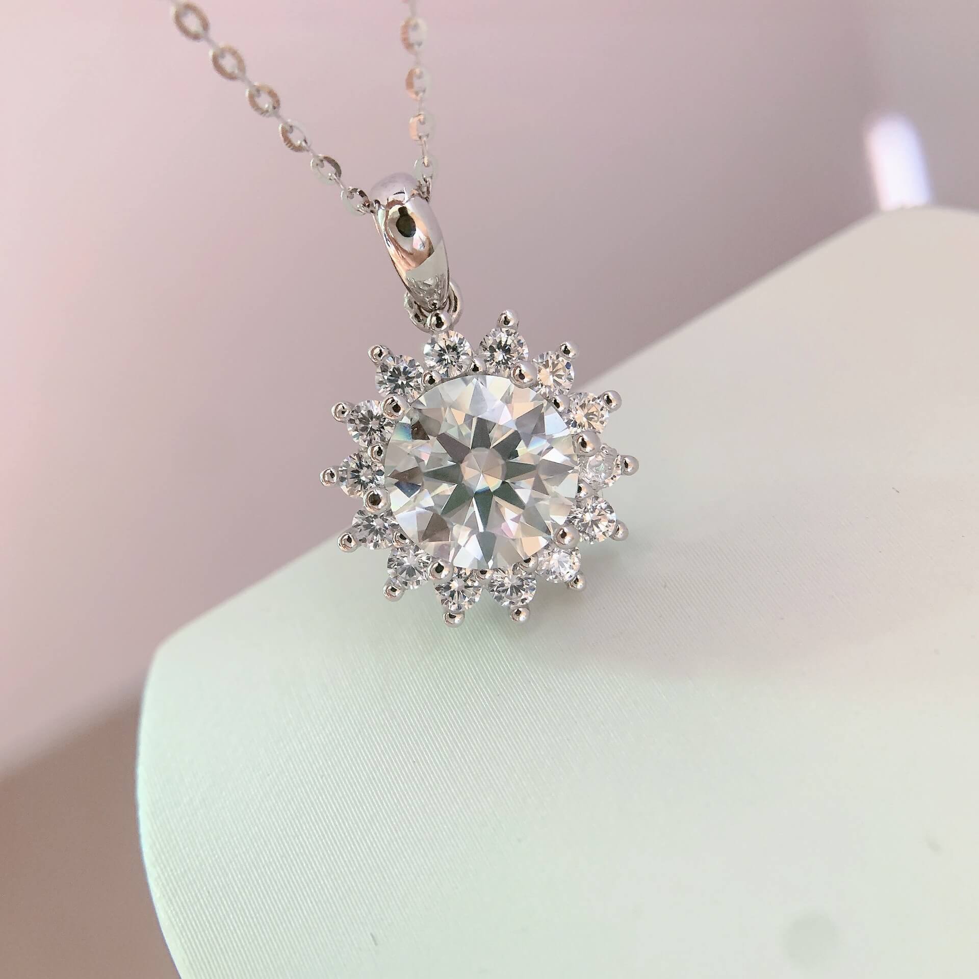 MARDAZA Sunburst Round Cut Sterling Silver Moissanite Necklace
