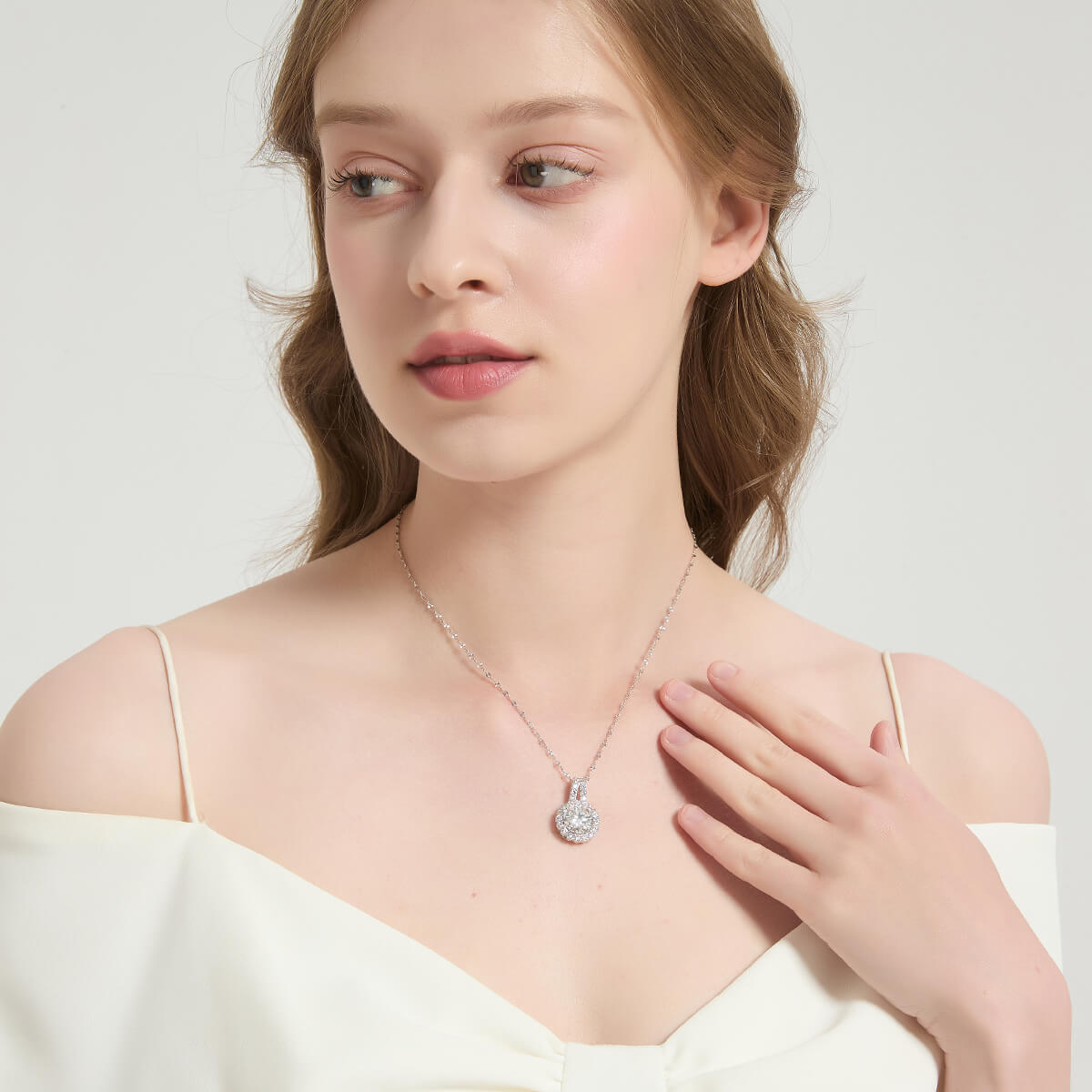 MARDAZA Sunflower Round Cut Sterling Silver Moissanite Necklace