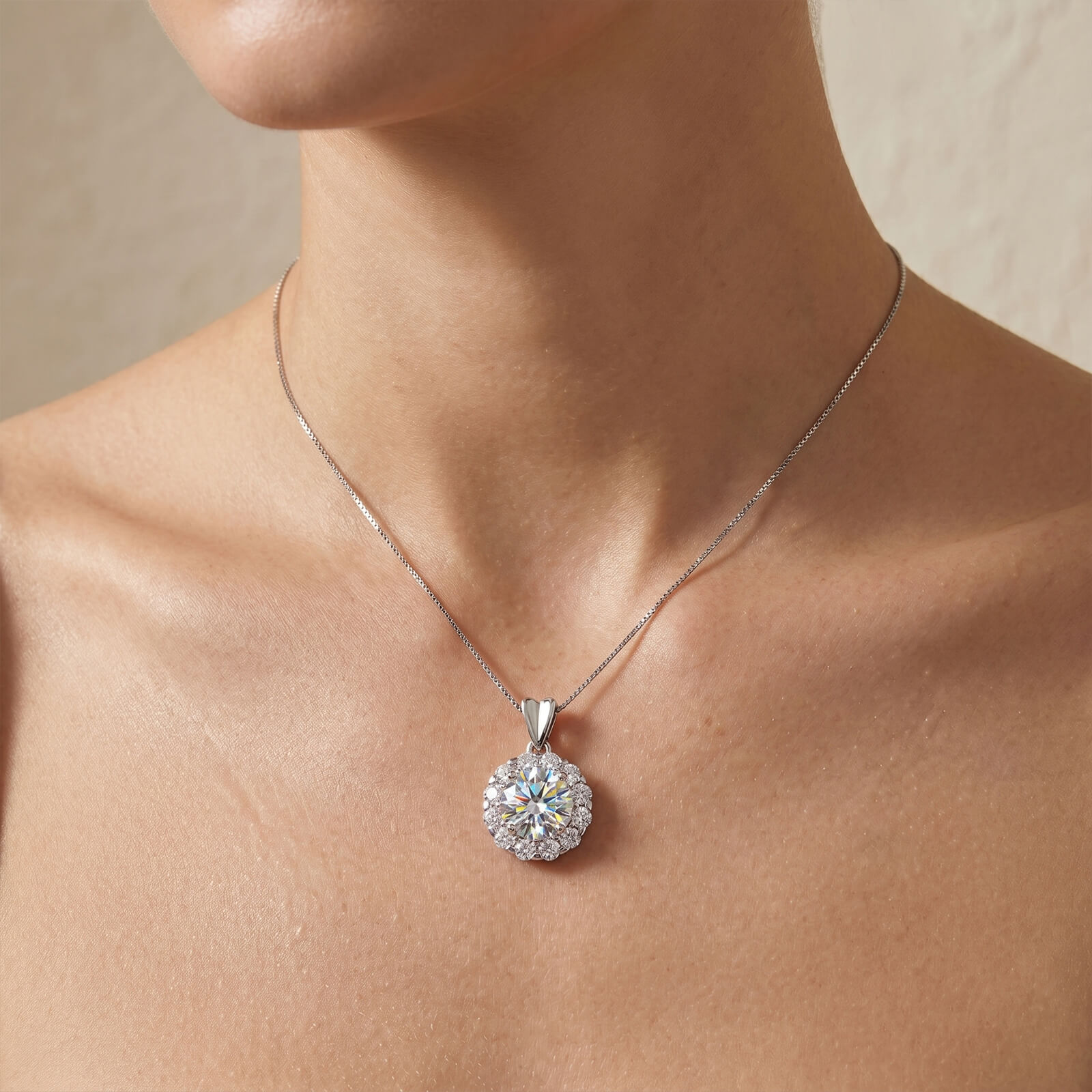 MARDAZA Sweetheart Halo Round Cut Sterling Silver Moissanite Necklace