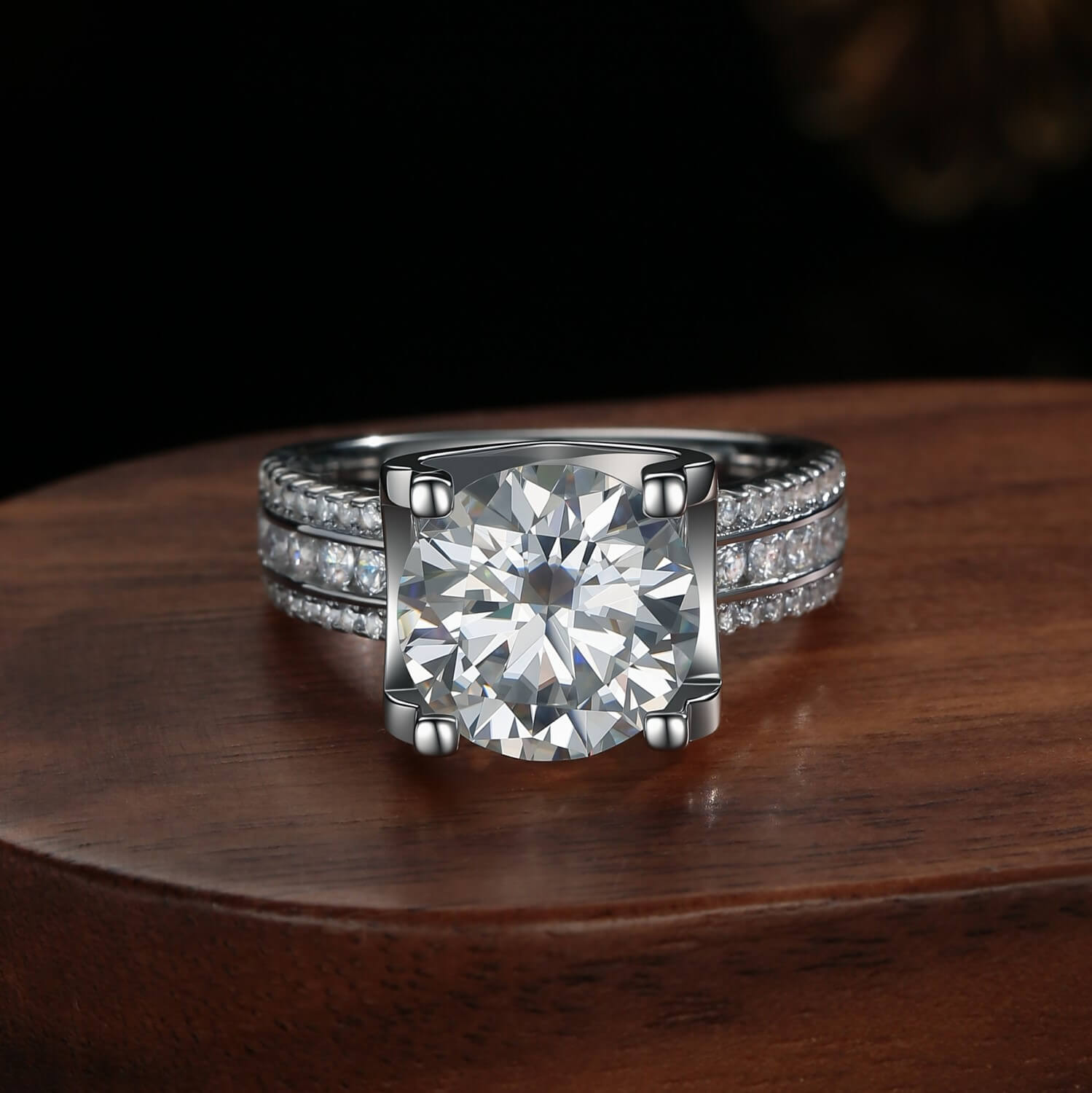 MARDAZA Luxury Round Cut Sterling Silver Moissanite Ring