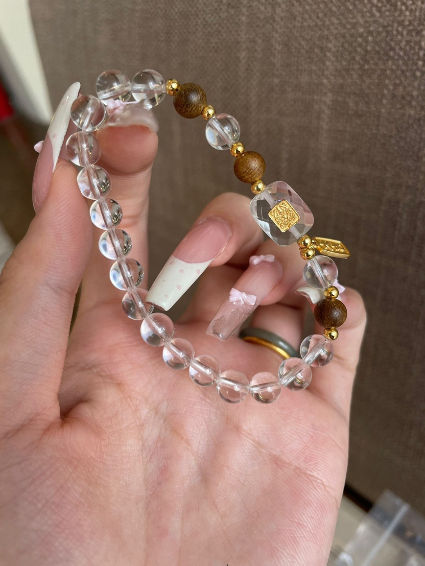 Lifestyle photo – bracelet held in hand, showcasing minimalist and elegant design.
