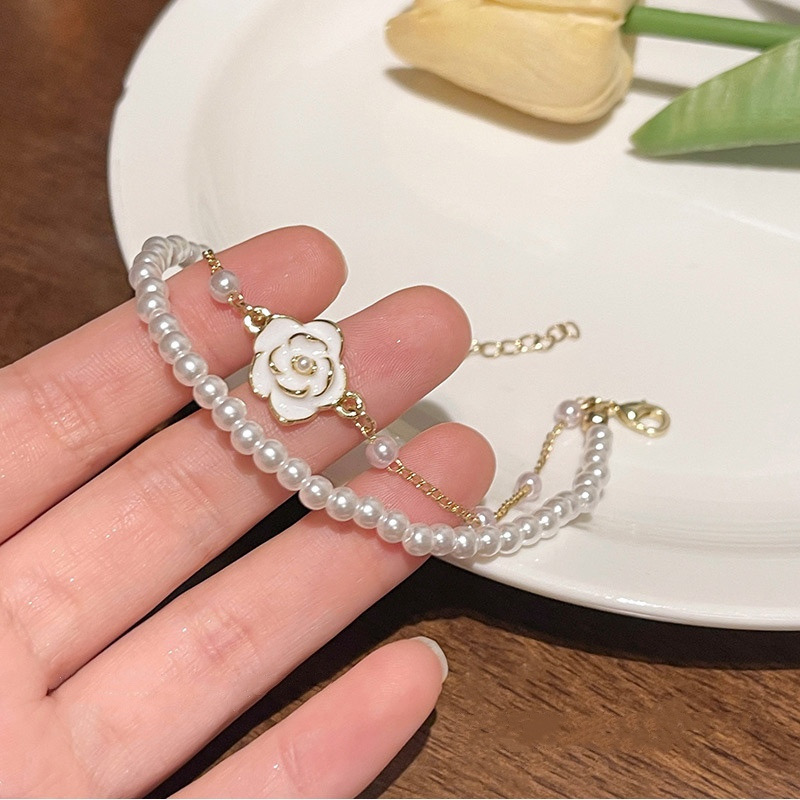 White Faux Pearl Flower Bracelet Close Up