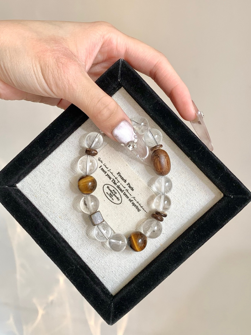 Elegant packaging display of Tiger’s Eye and Sandalwood bracelet
