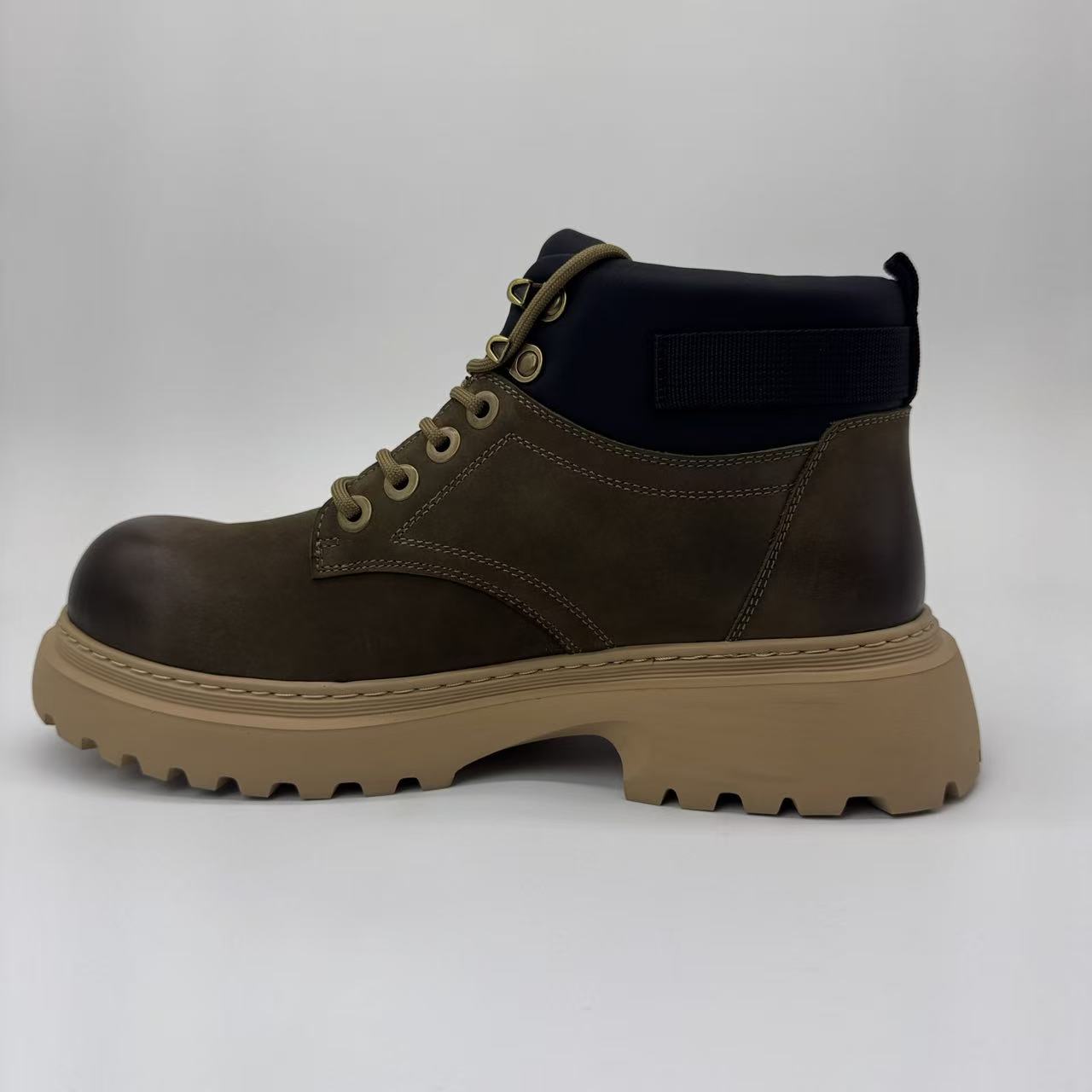 Custom High-Quality Men's High-Top Boots - Fashionable Casual Martin Boots in Handmade Genuine Leather
