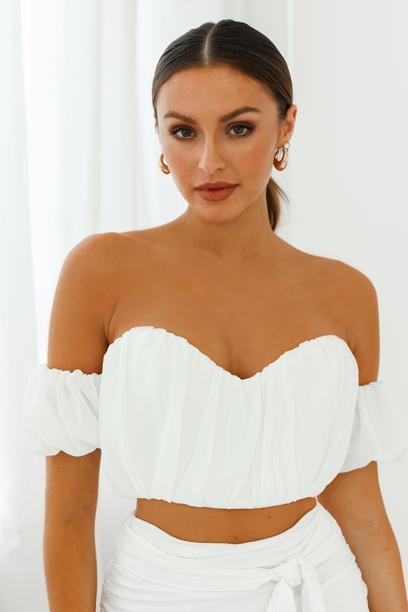 Bisous Sweetheart Neckline Ruched Off-Shoulder Crop Top White-Fable Dress