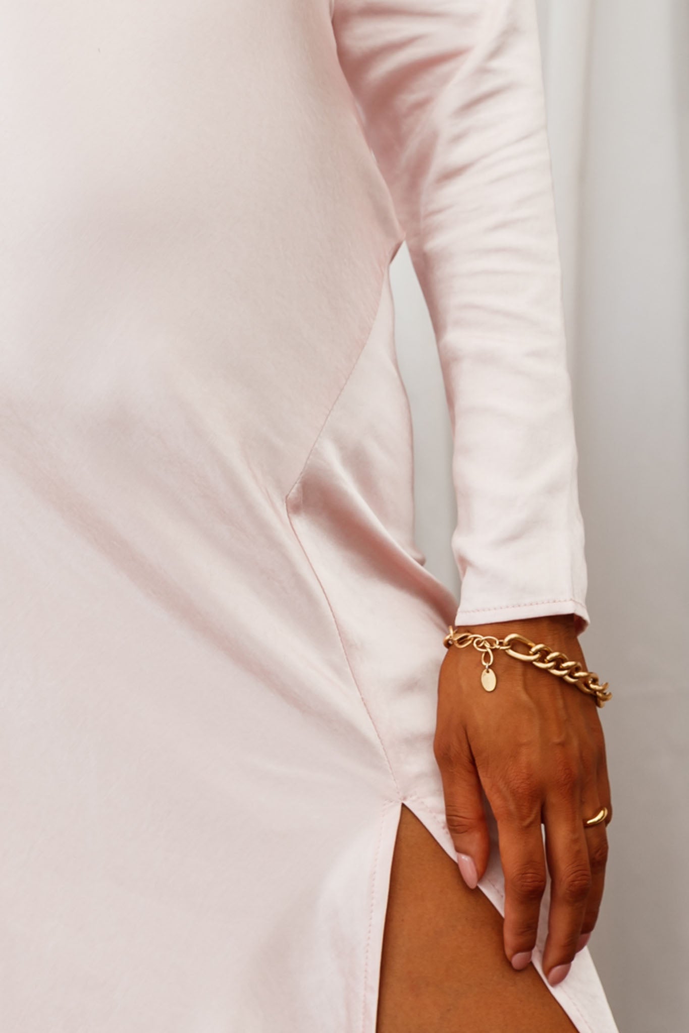 Anjela Long Sleeve Thigh Split Midi Dress Baby Pink-Fable Dress