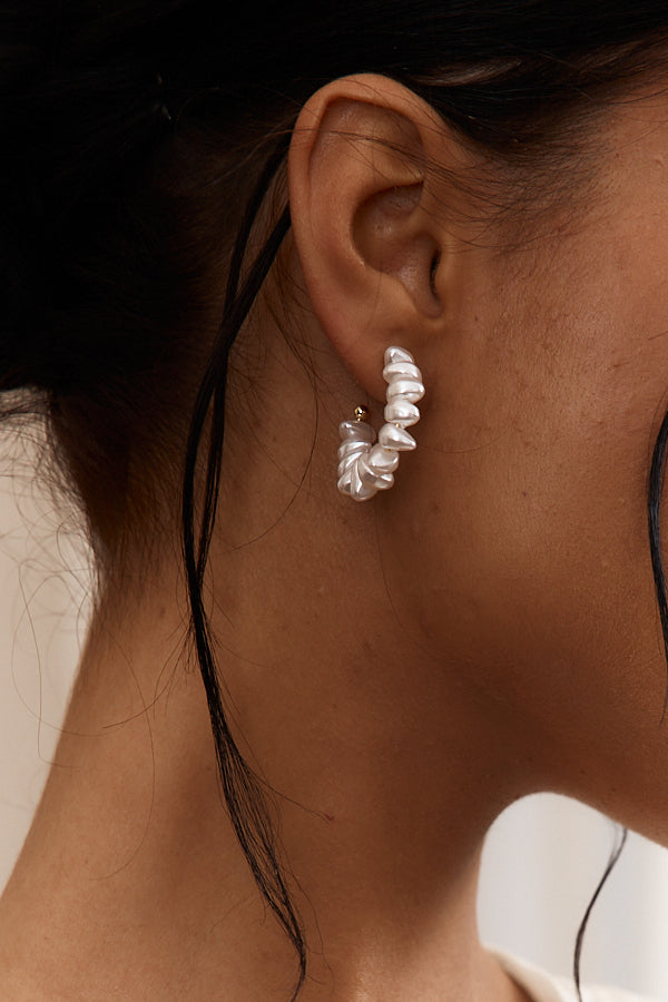 Ohana Baroque Pearl Hoop Earrings Gold-Fable Dress