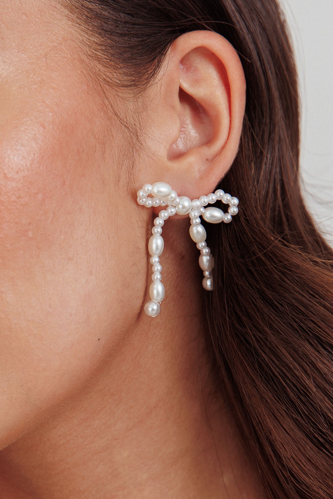 Anita Bow Stud Earrings Pearl-Fable Dress