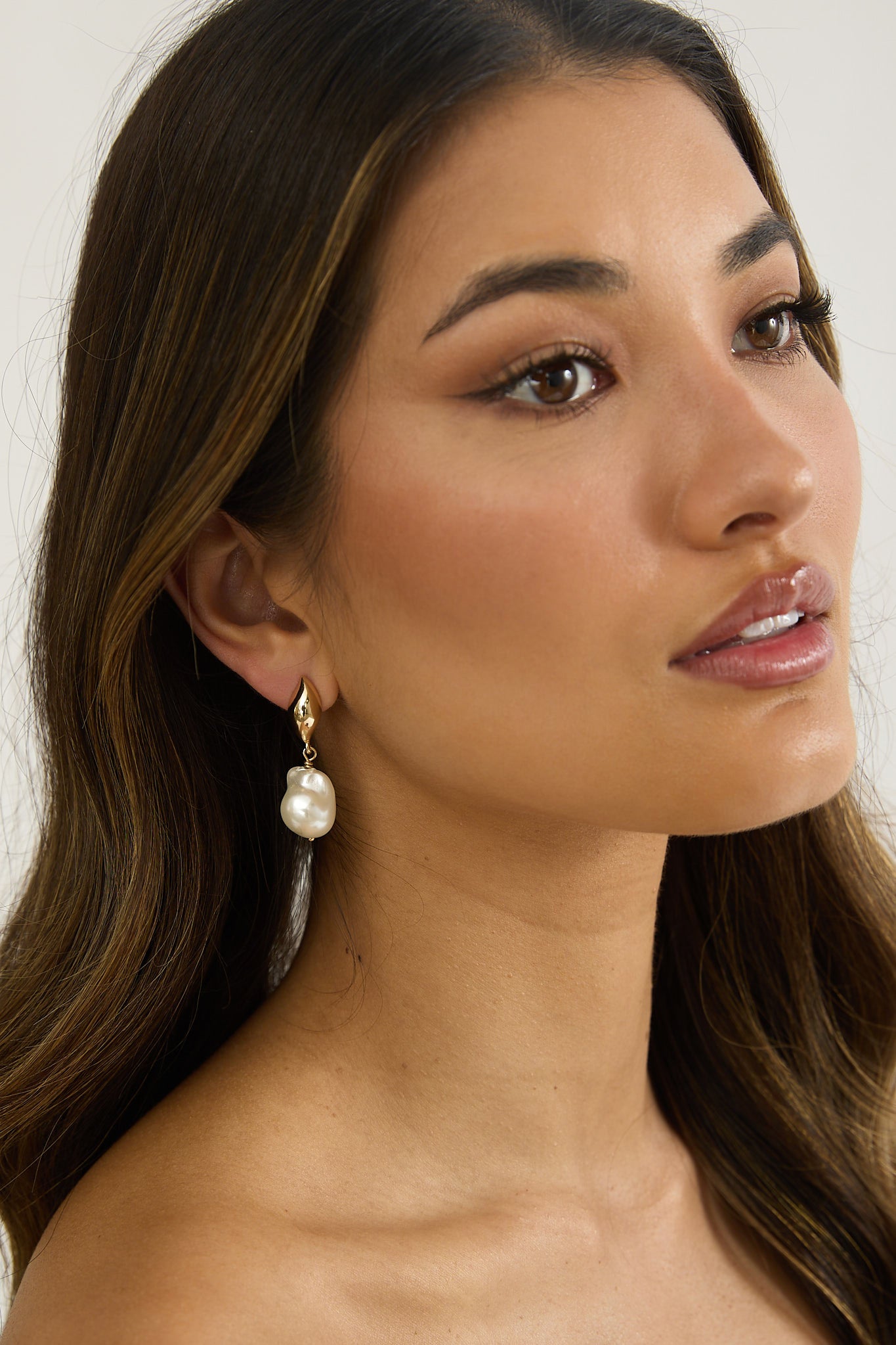 Arna Baroque Pearl Drop Earrings Gold/Pearl-Fable Dress