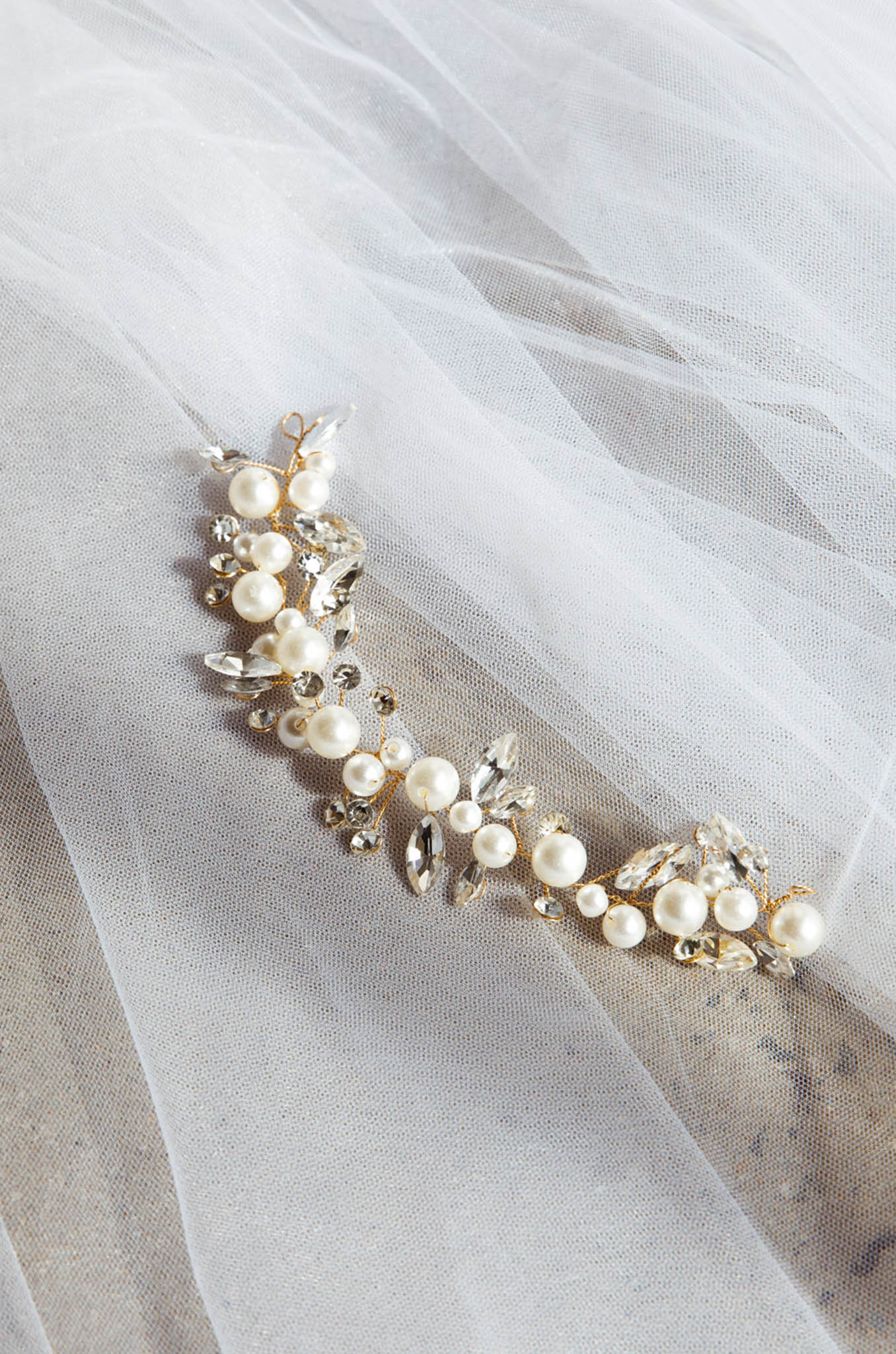 Artemis Pearl & Crystal Hair Pin Gold-Fable Dress