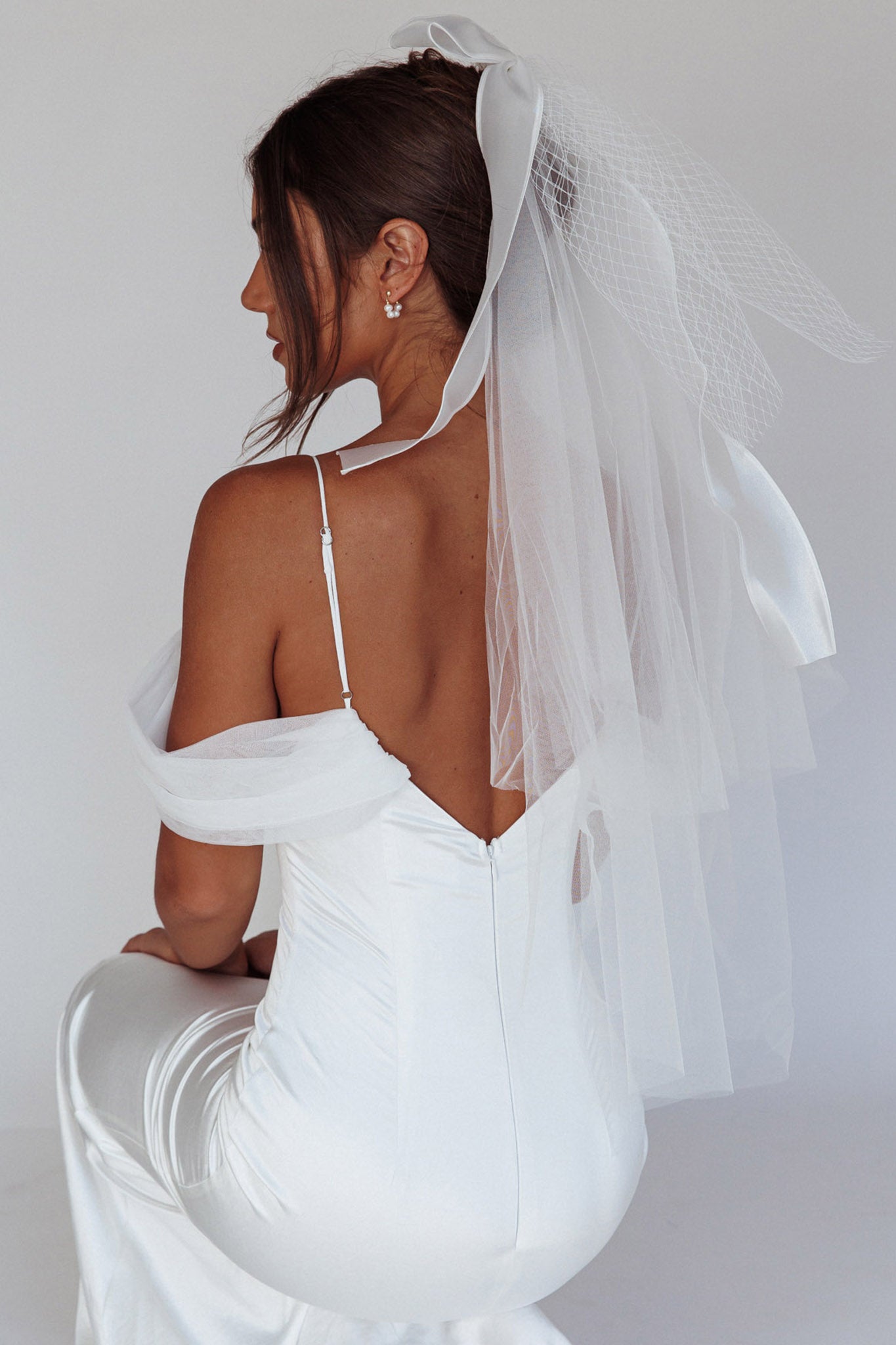 Evelyn Bow & Fishnet Bridal Veil White-Fable Dress