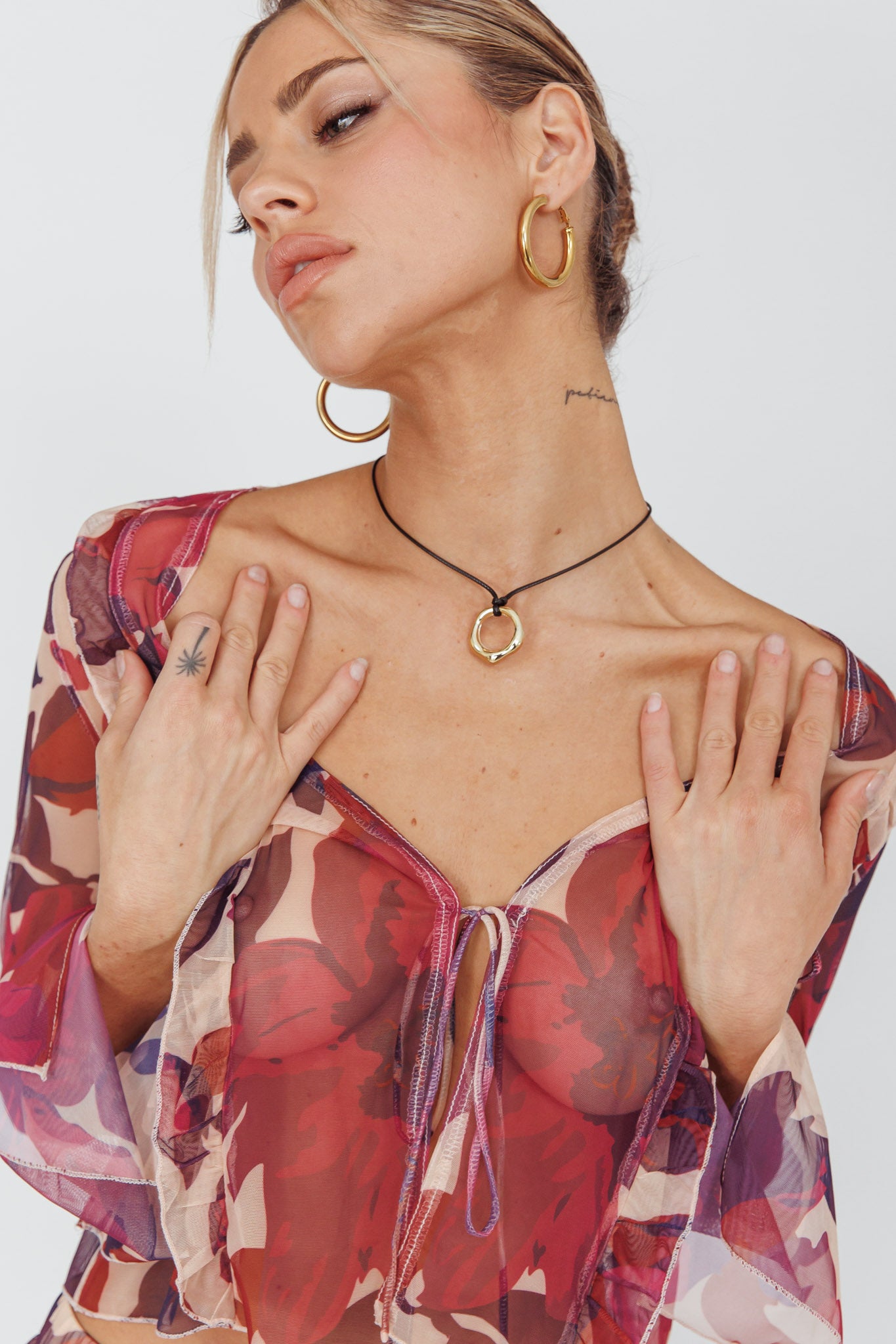 Carmen Circle Pendant Necklace Gold-Fable Dress