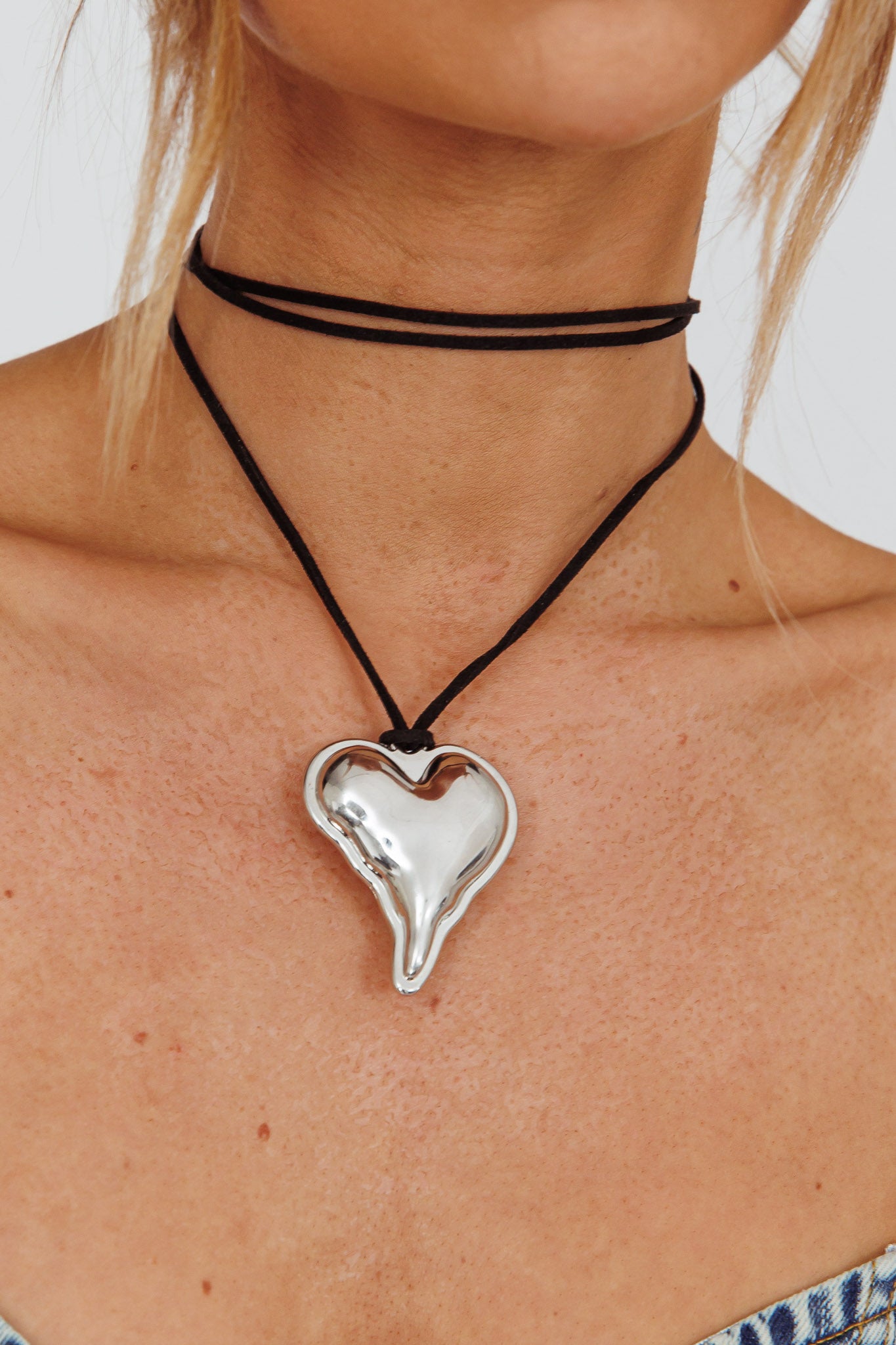 Corazon Heart Pendant Choker Silver-Fable Dress