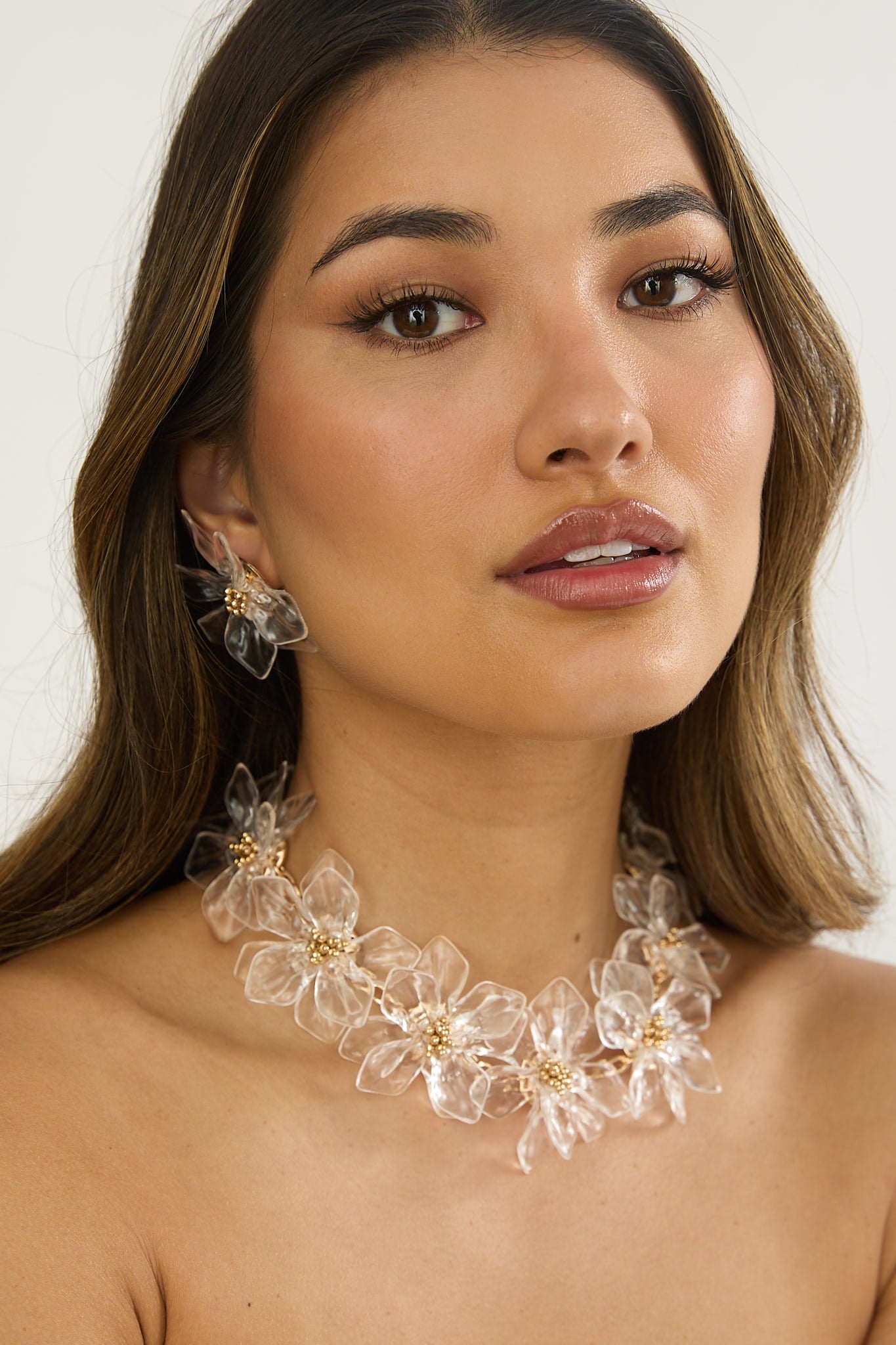 Mendoza Acrylic Floral Necklace Clear-Fable Dress