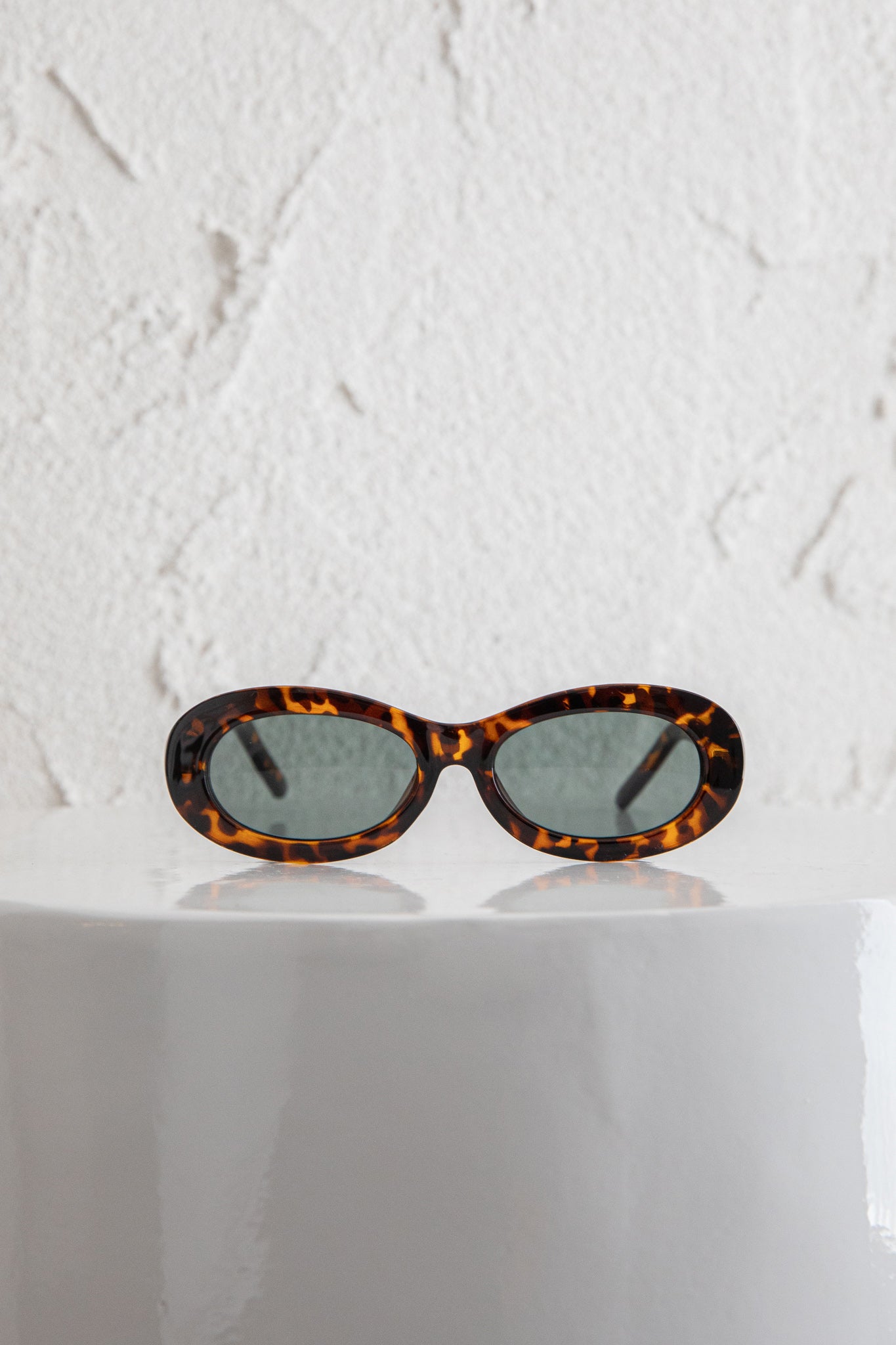 Riptide Oval Sunglasses Tort-Fable Dress