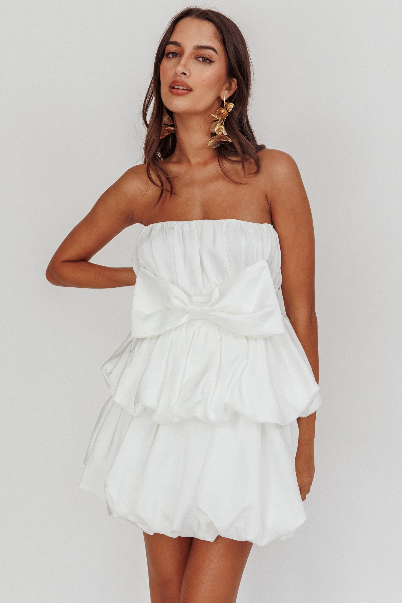 Carmelita Tiered Bubble Bow Mini Dress Off White-Fable Dress