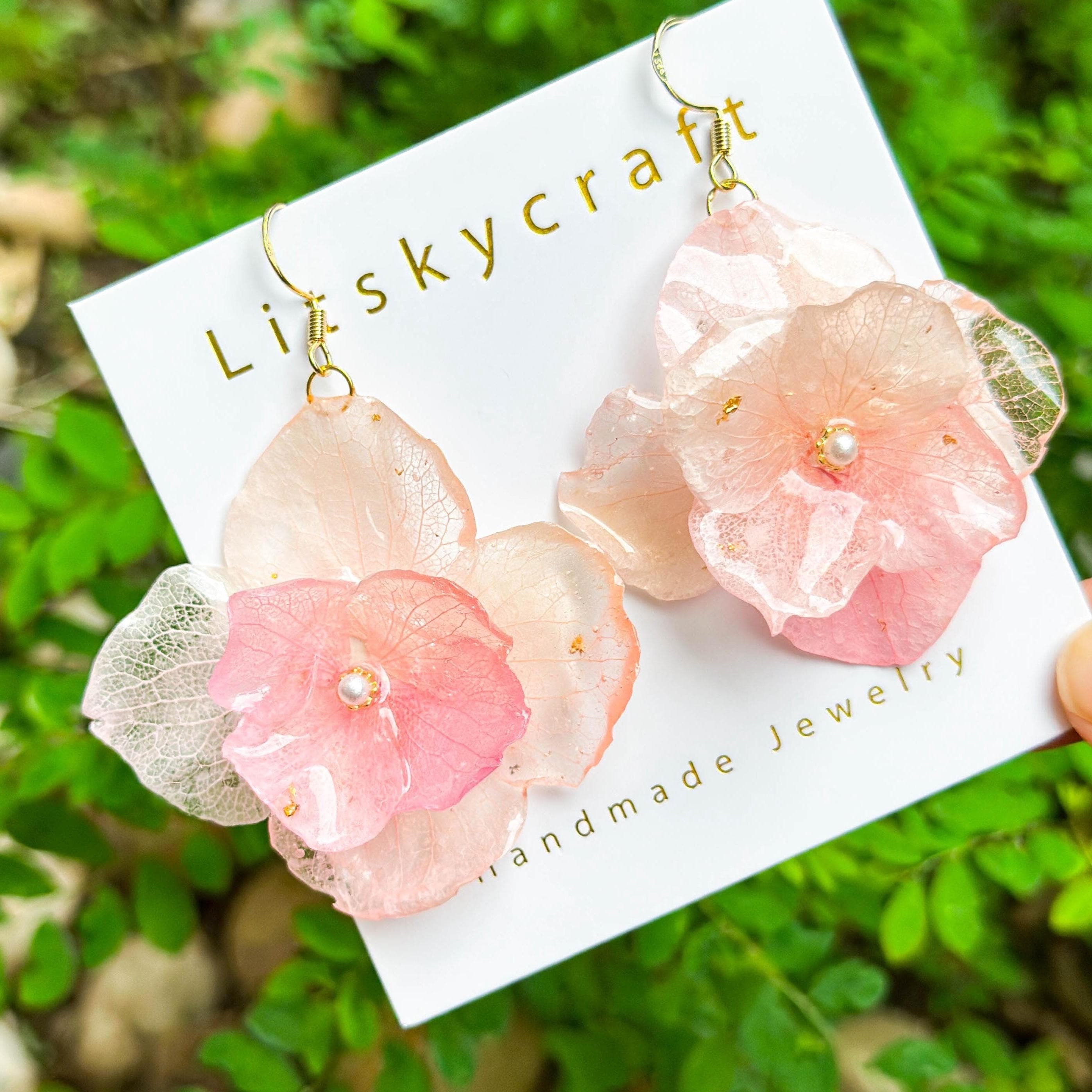 Handmade Hydrangea Resin Earrings" 🌸💎
