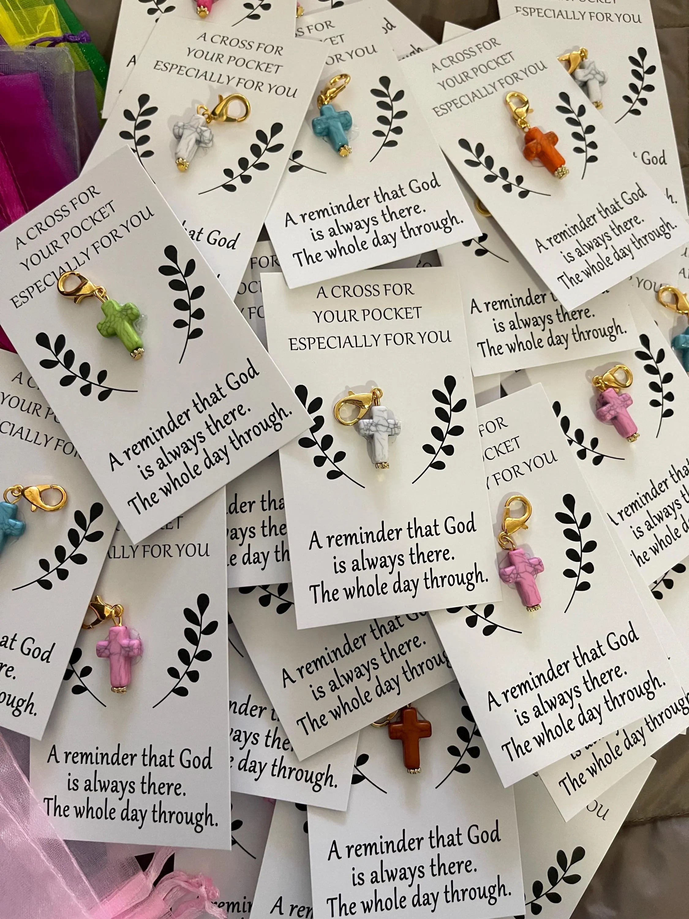 🙏Faith Based, Encouraging Pocket Hug Cross Keychain Gifts; Great for Easter