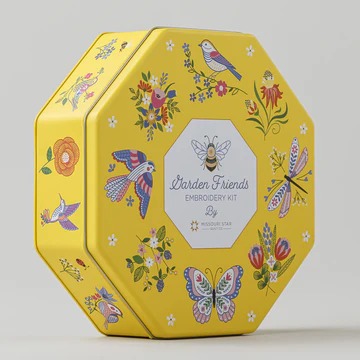 Garden Friends Embroidery Kit🌸🧵
