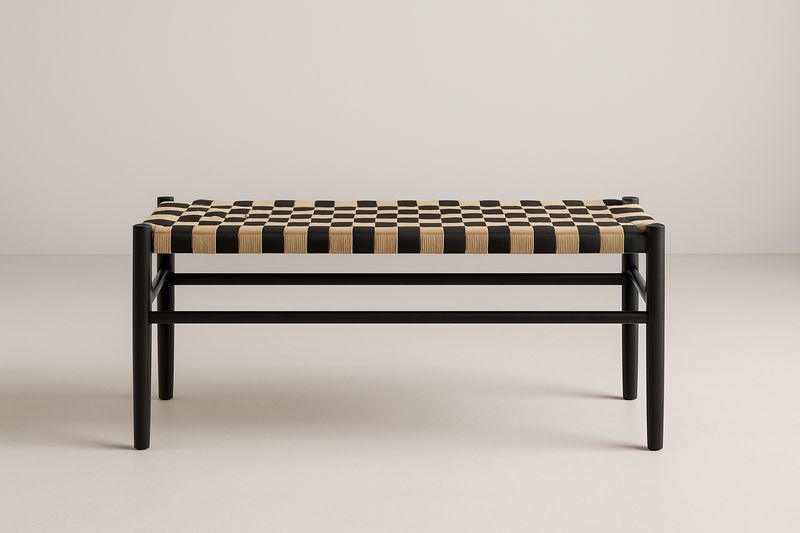 Panca in legno con seduta intrecciata beige e nera