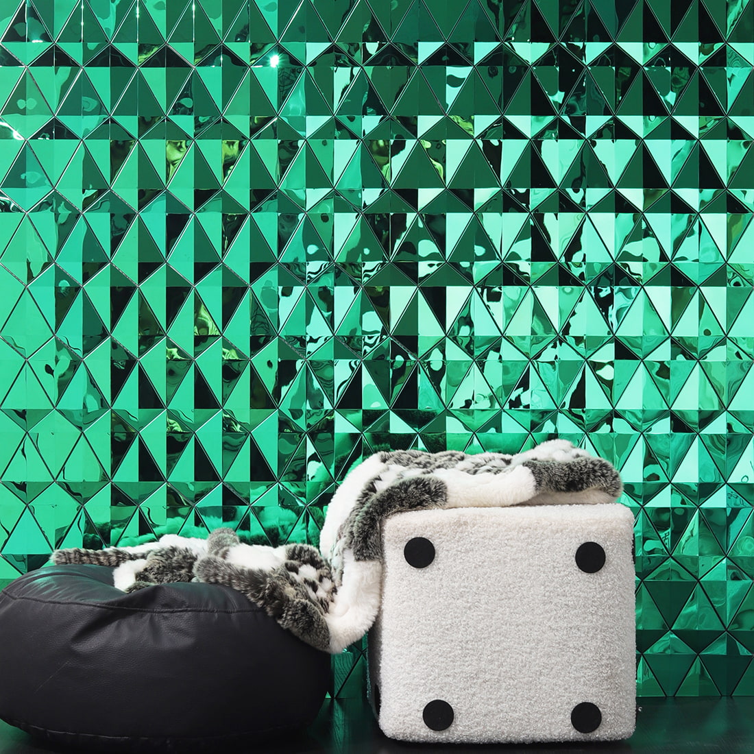 Interior scene with emerald green diamond mirror mosaic wall