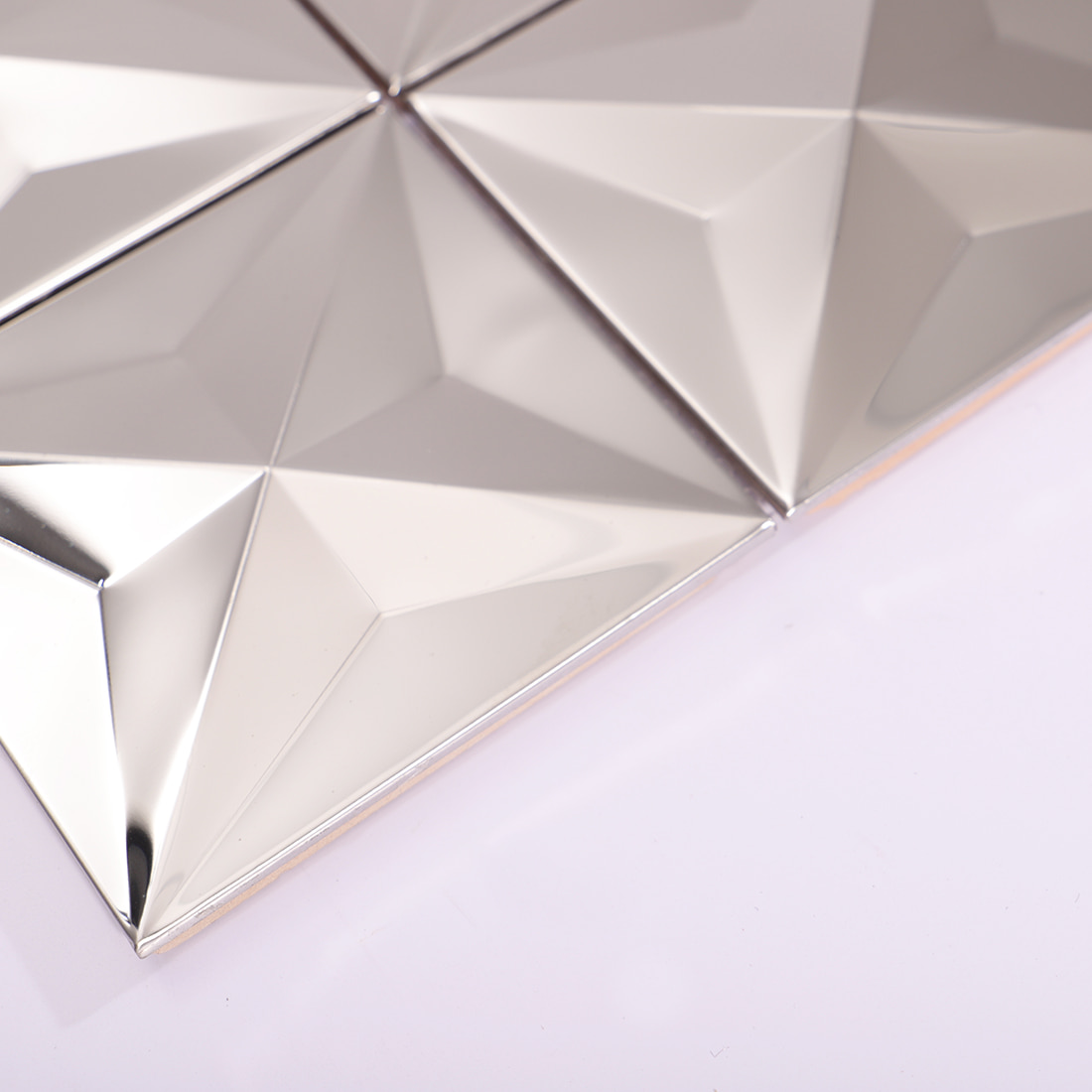Edge detail of silver mirror 3D square stainless steel mosaic tile