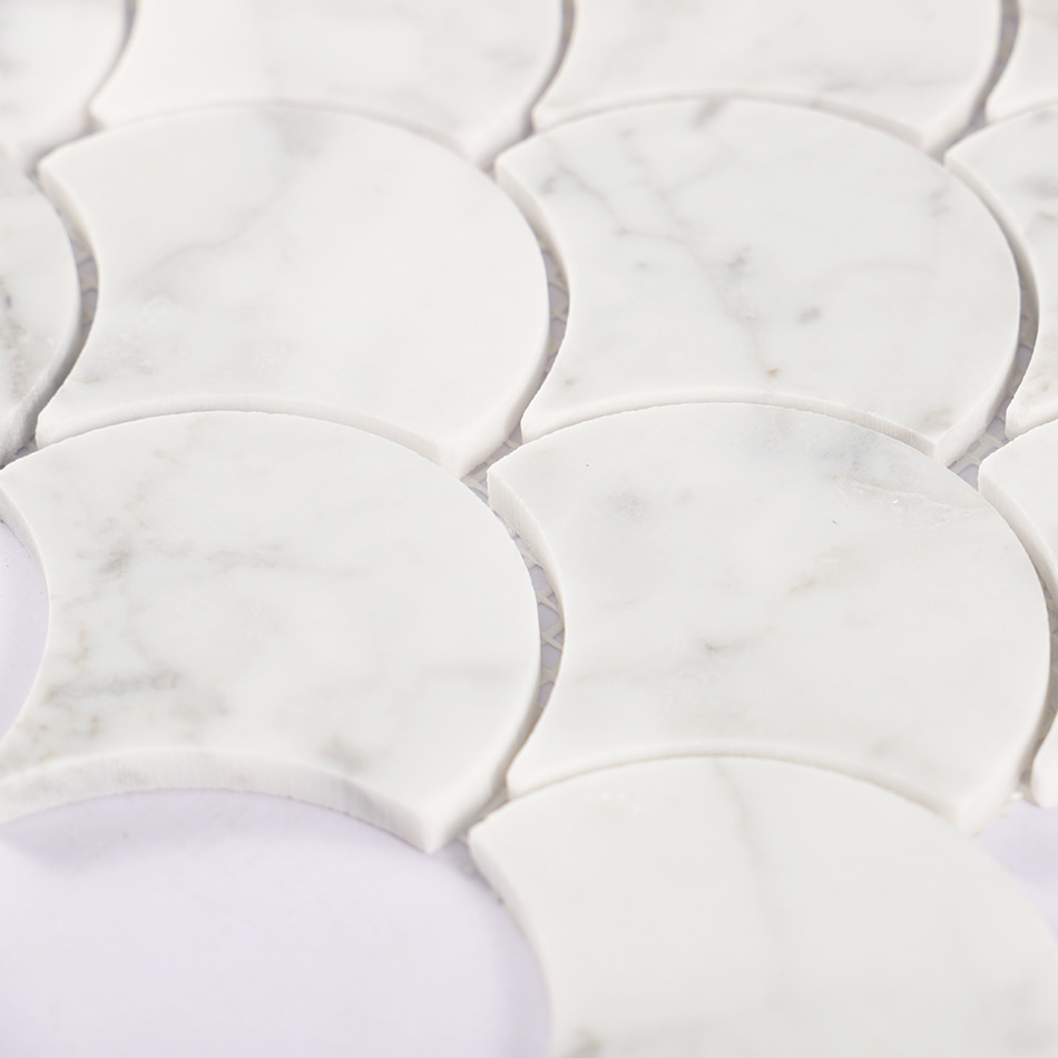 Side view of white marble fan mosaic tile thickness and texture