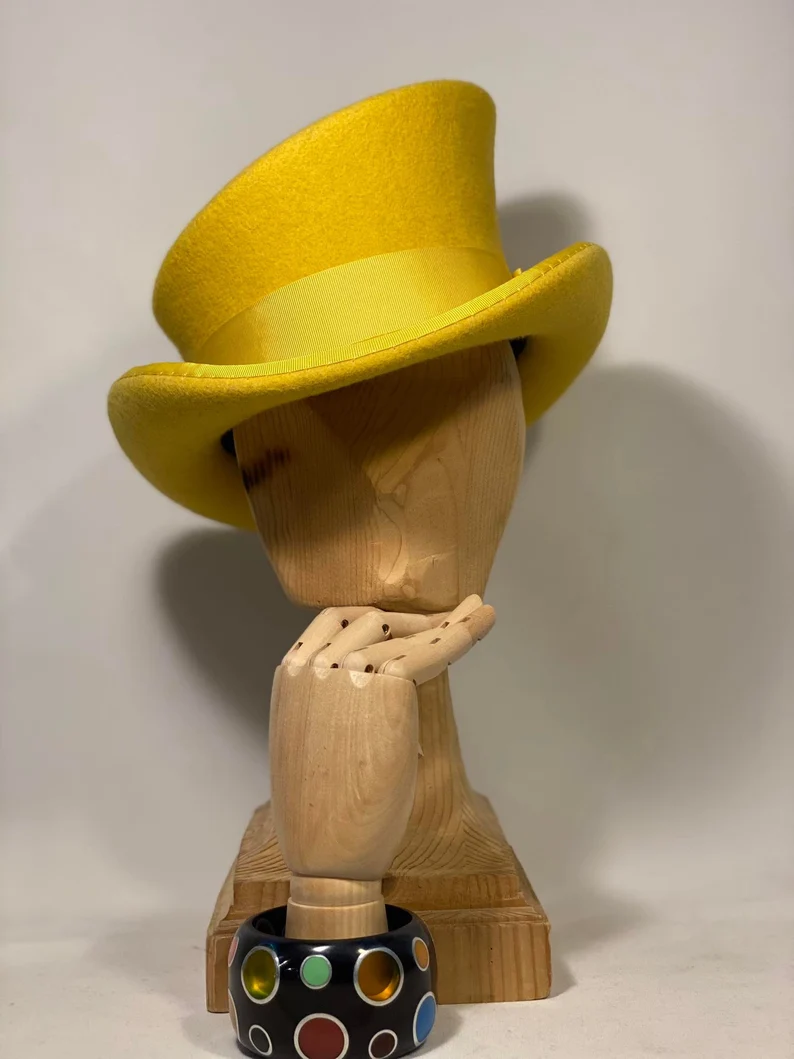 Asymmetric top hat