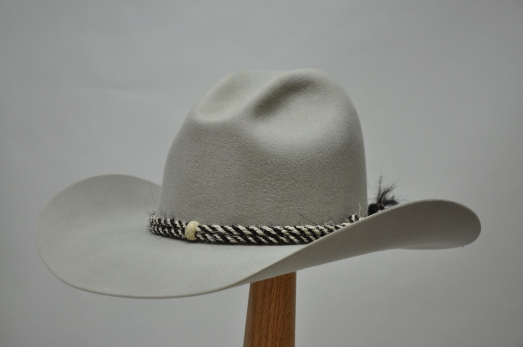 Frosted Bank & Wind Feather