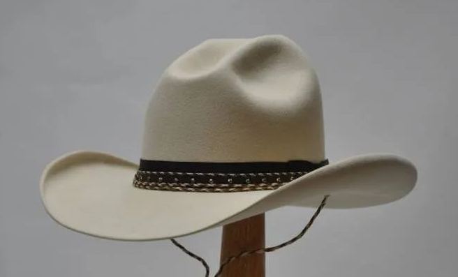 White Grass & Golden Wind