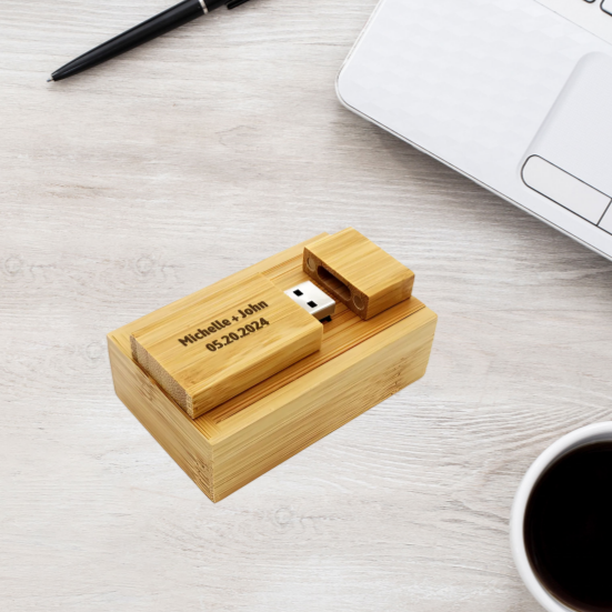 Personalized Engraved Wooden USB Flash Drive – Custom Name 16GB Wood Grain